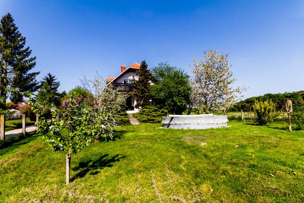Two-Bedroom House - Photo 3