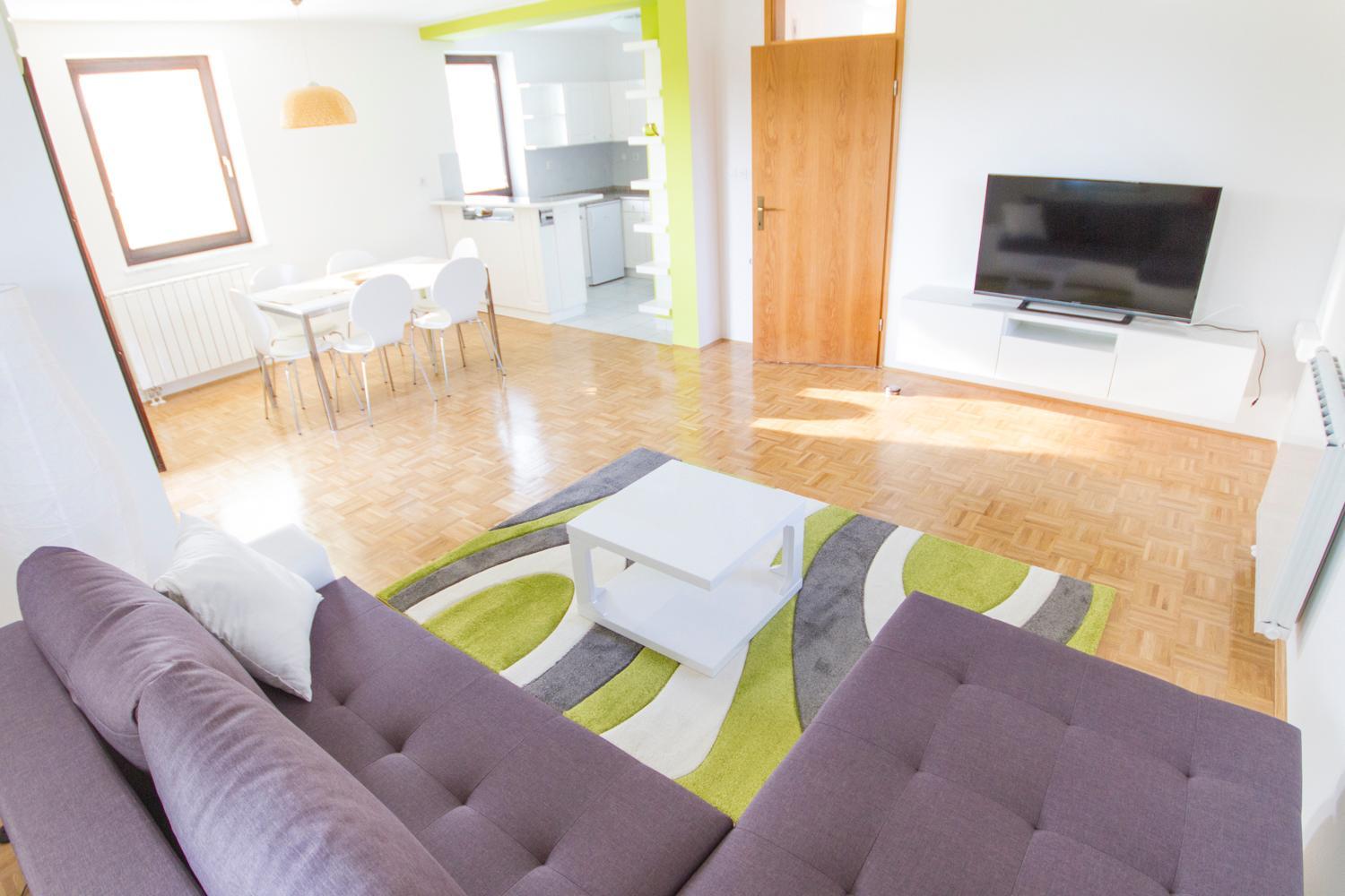 Two-Bedroom House - Photo 1