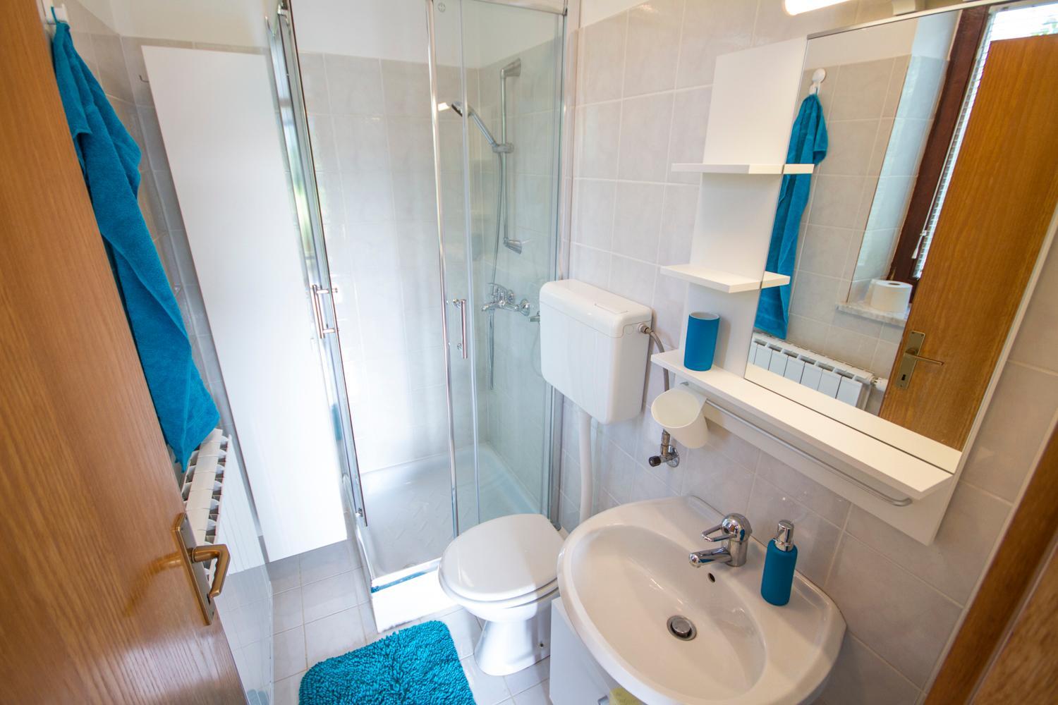 Two-Bedroom House - Photo 10