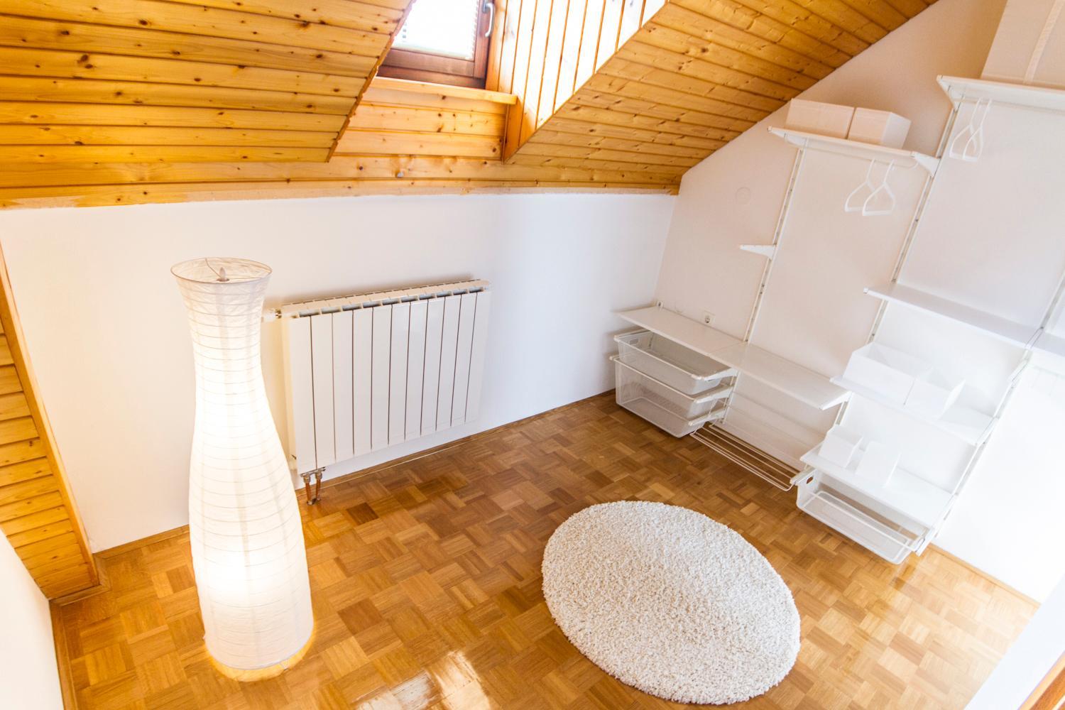 Two-Bedroom House - Photo 7