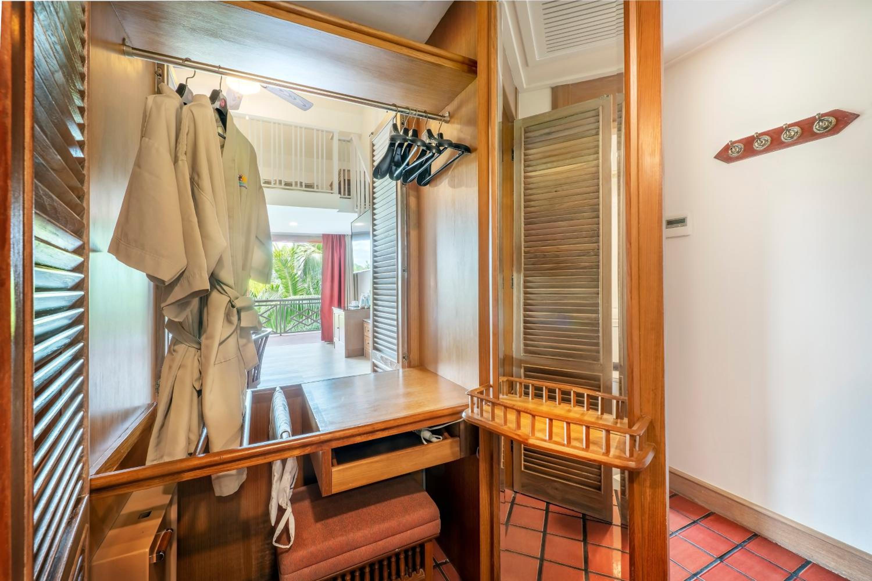 Duplex Suite - Photo 17