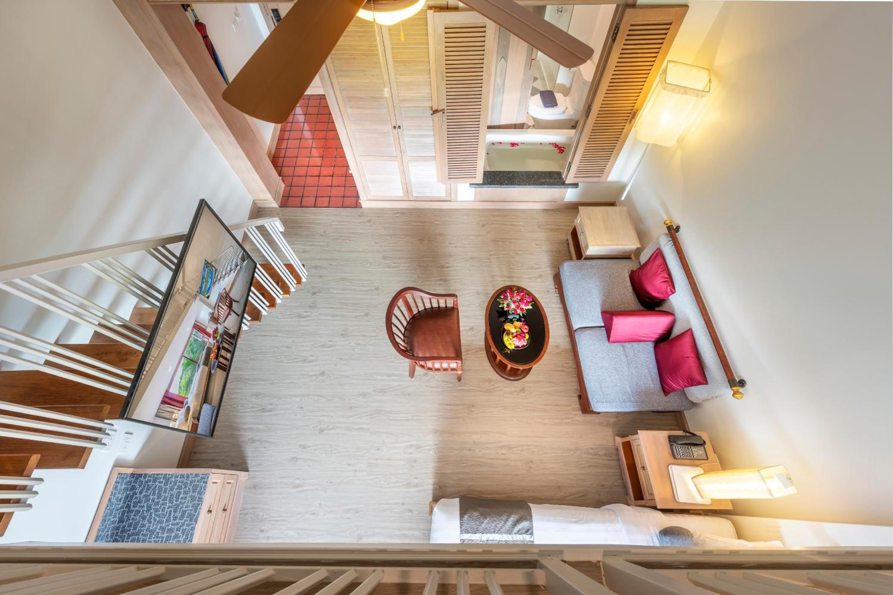 Duplex Suite - Photo 12