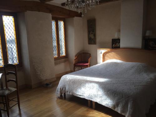 Large Double Room with Private Bathroom photo 2