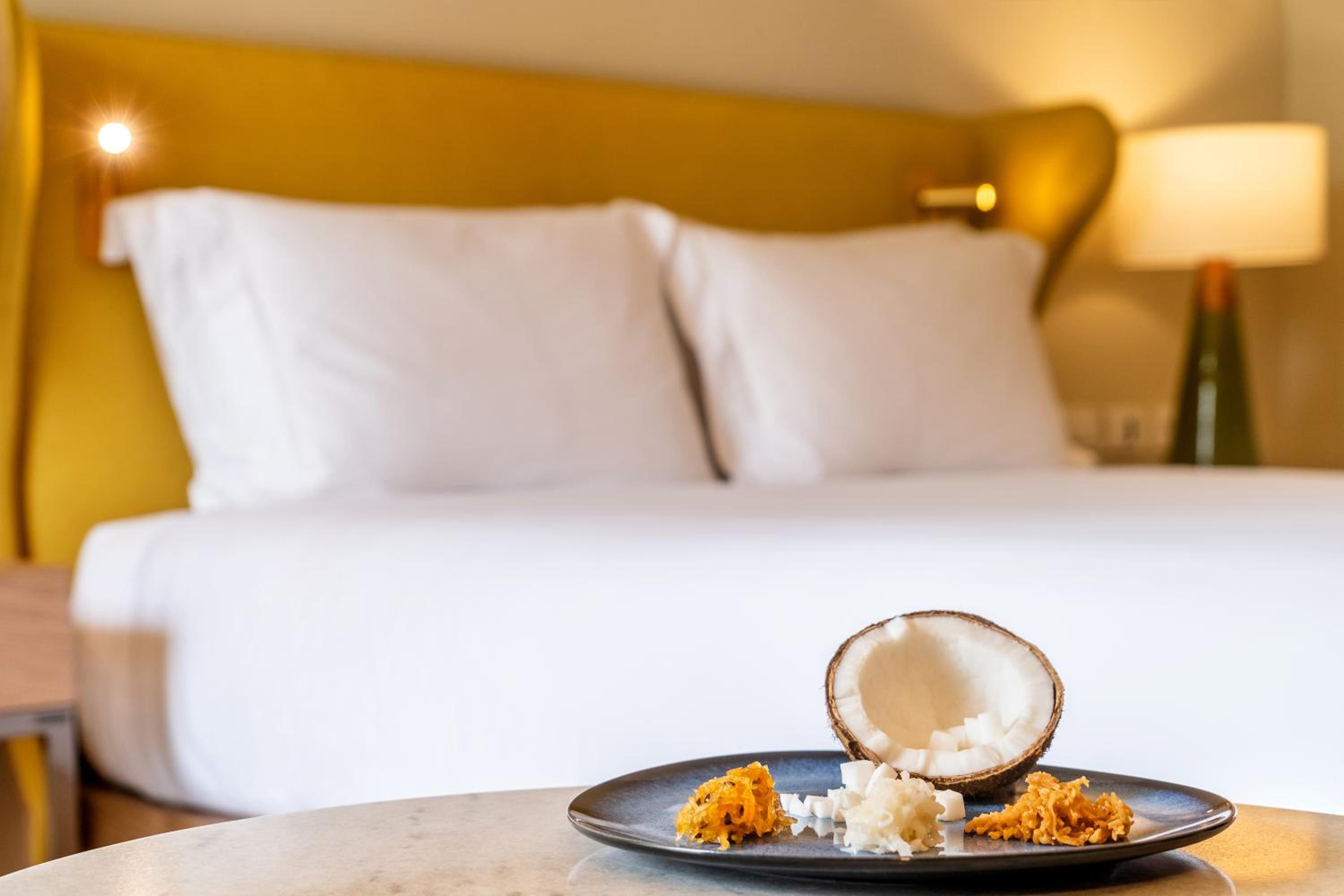 One-Bedroom Gold King Suite with Sea View thumbnail 5