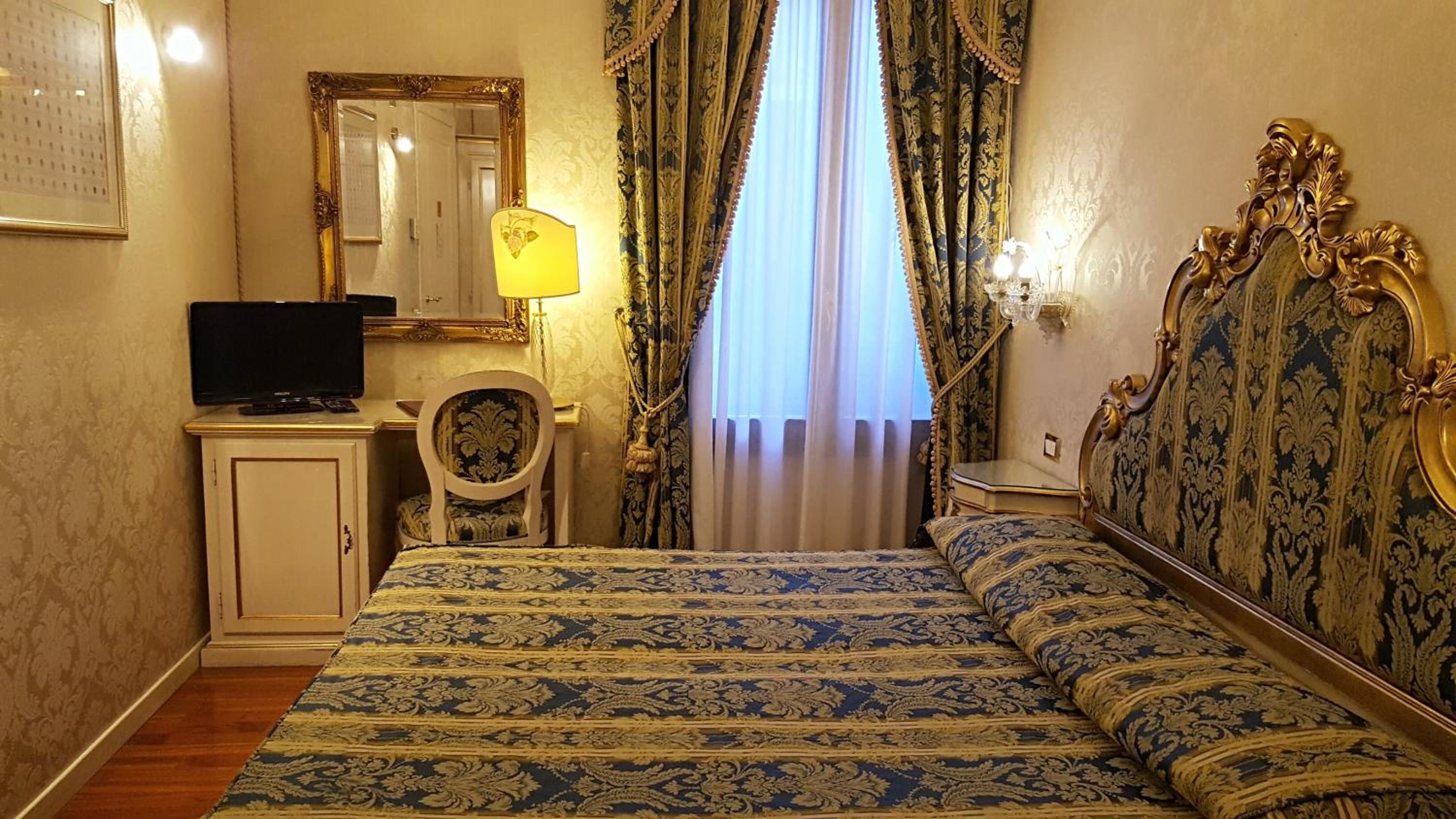 Double or Twin Room photo 1