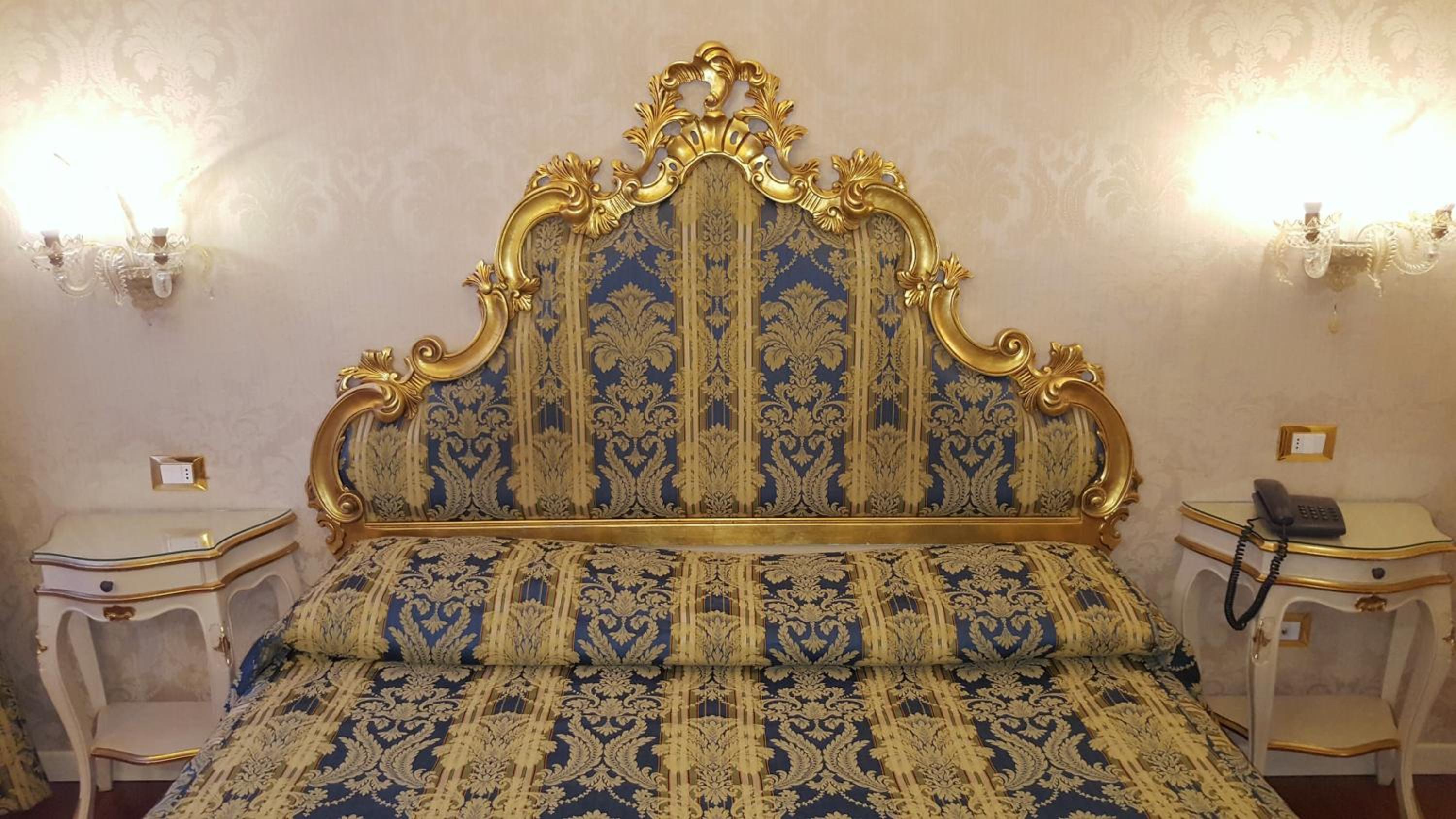 Double or Twin Room photo 3
