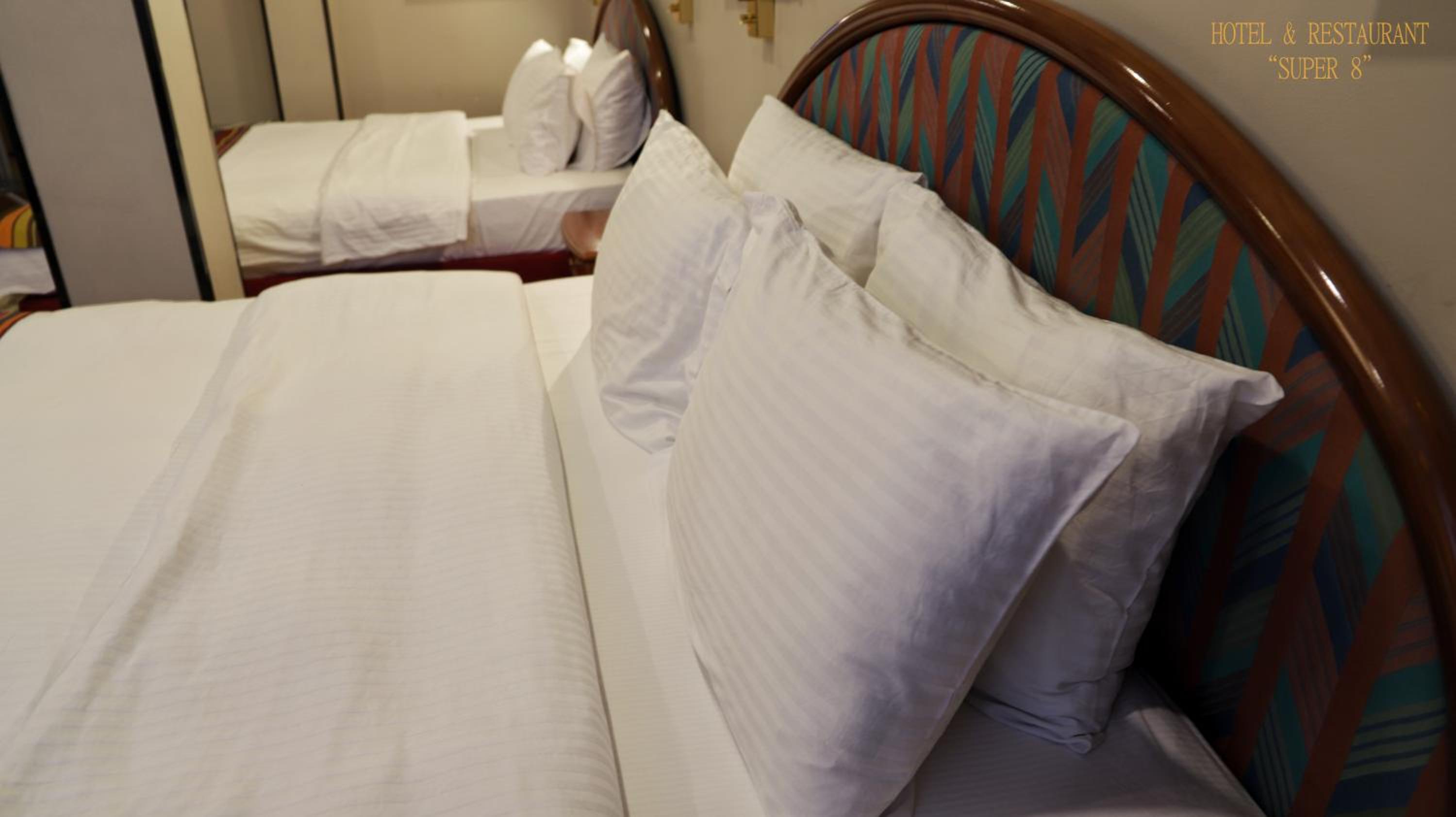Family Suite with City View - Photo 4
