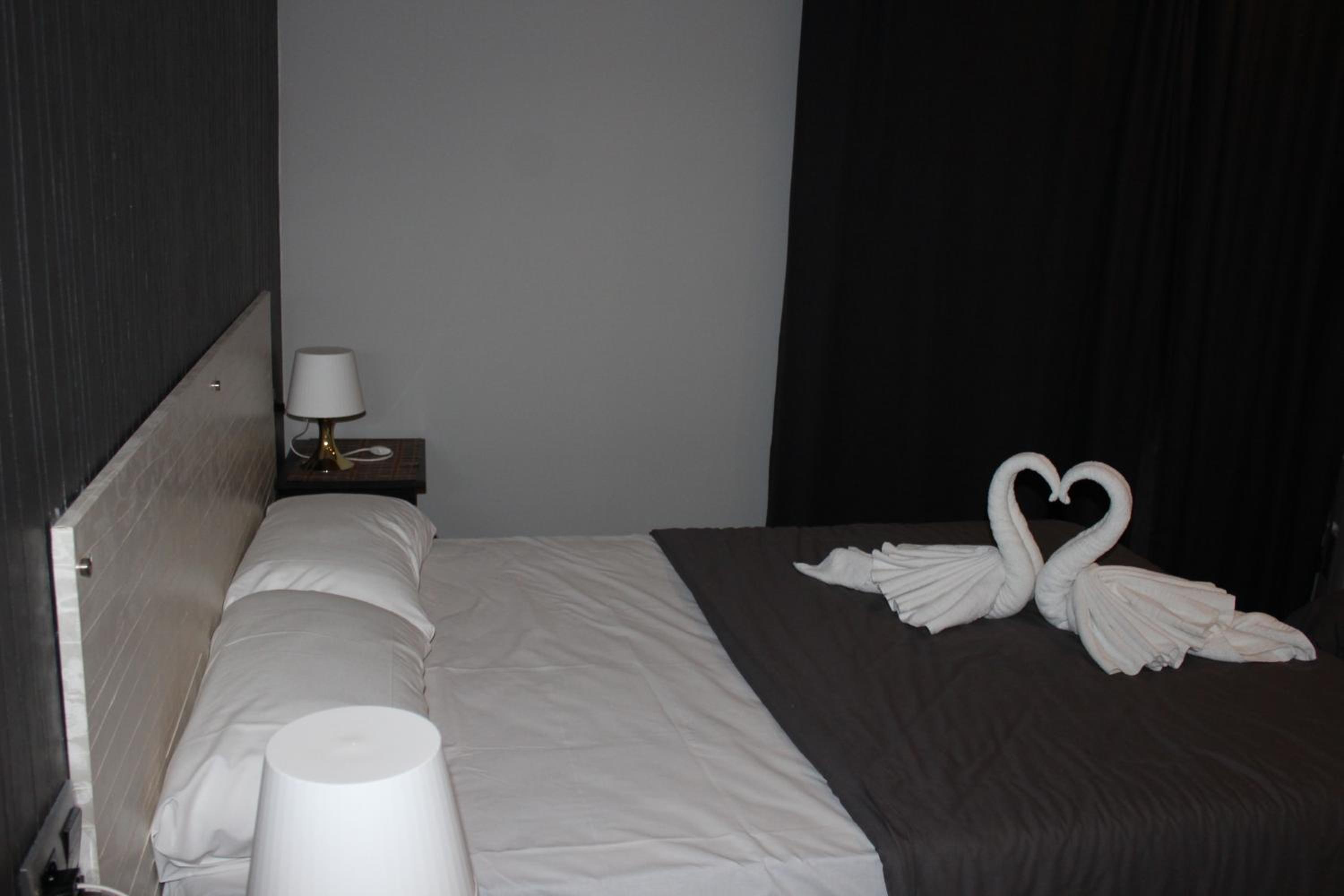 Family or Triple Room with Private Bathroom photo 3