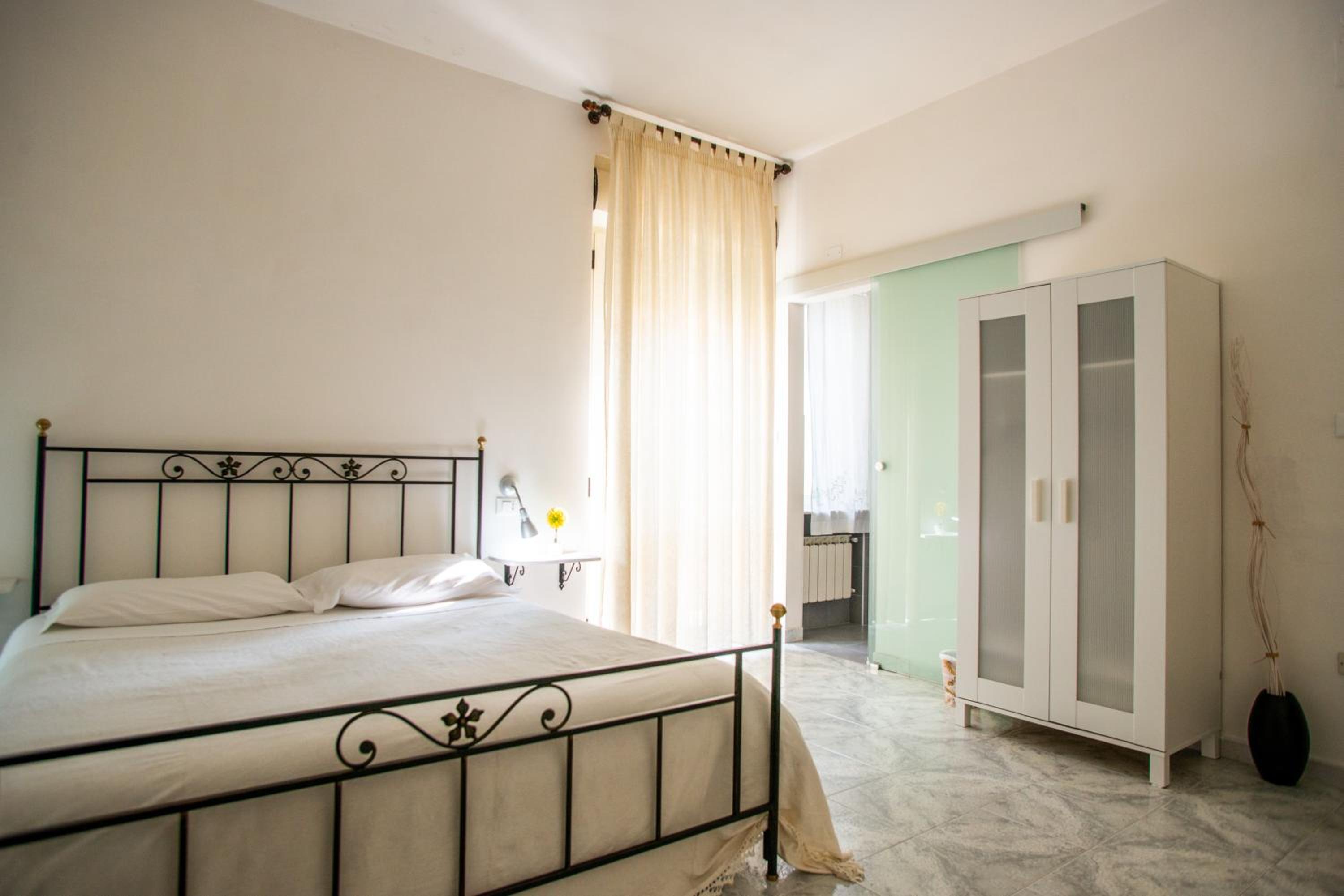 Triple Room with Private Bathroom - Photo 1