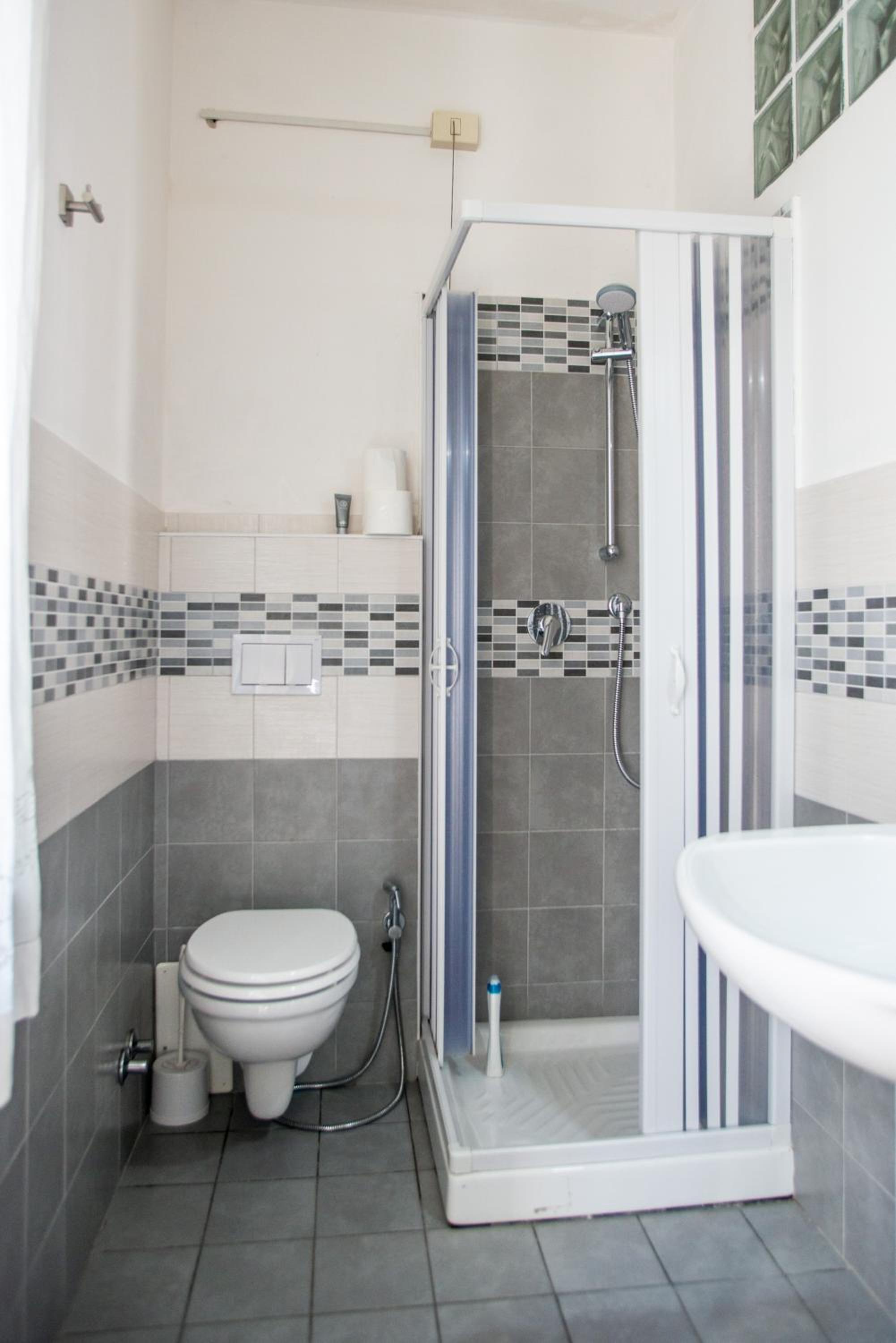 Triple Room with Private Bathroom - Photo 5