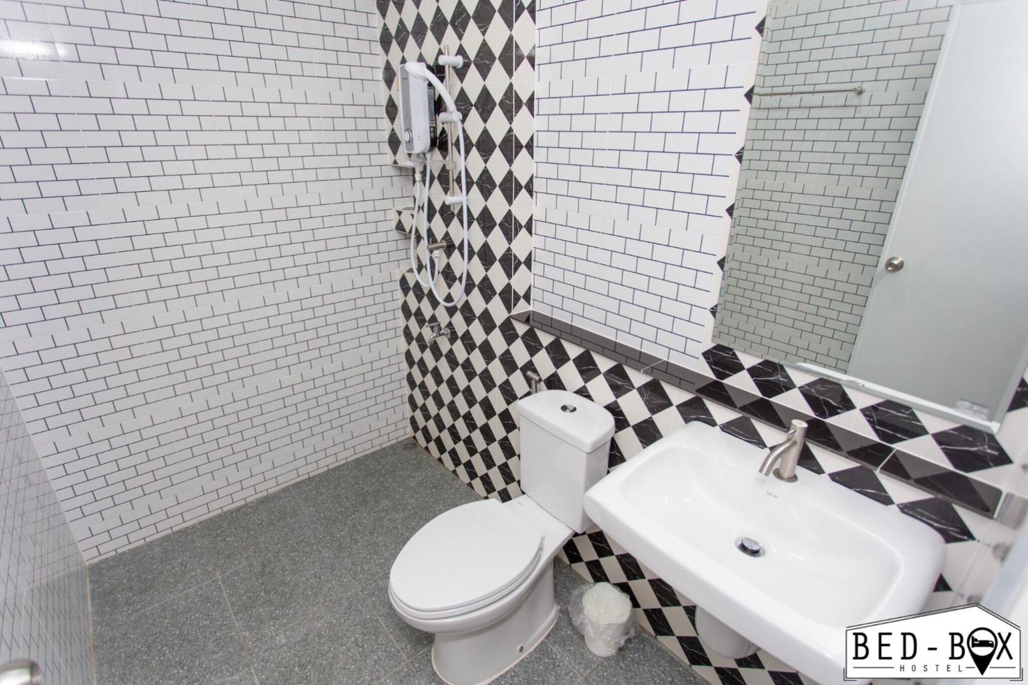 Standard Twin Room - Photo 6