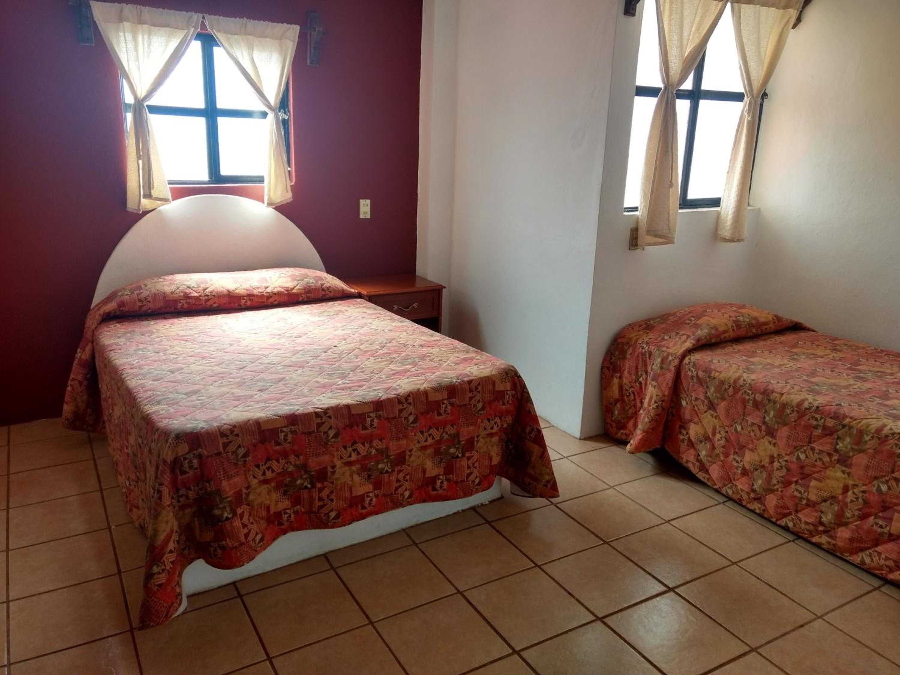 Basic Triple Room photo 1