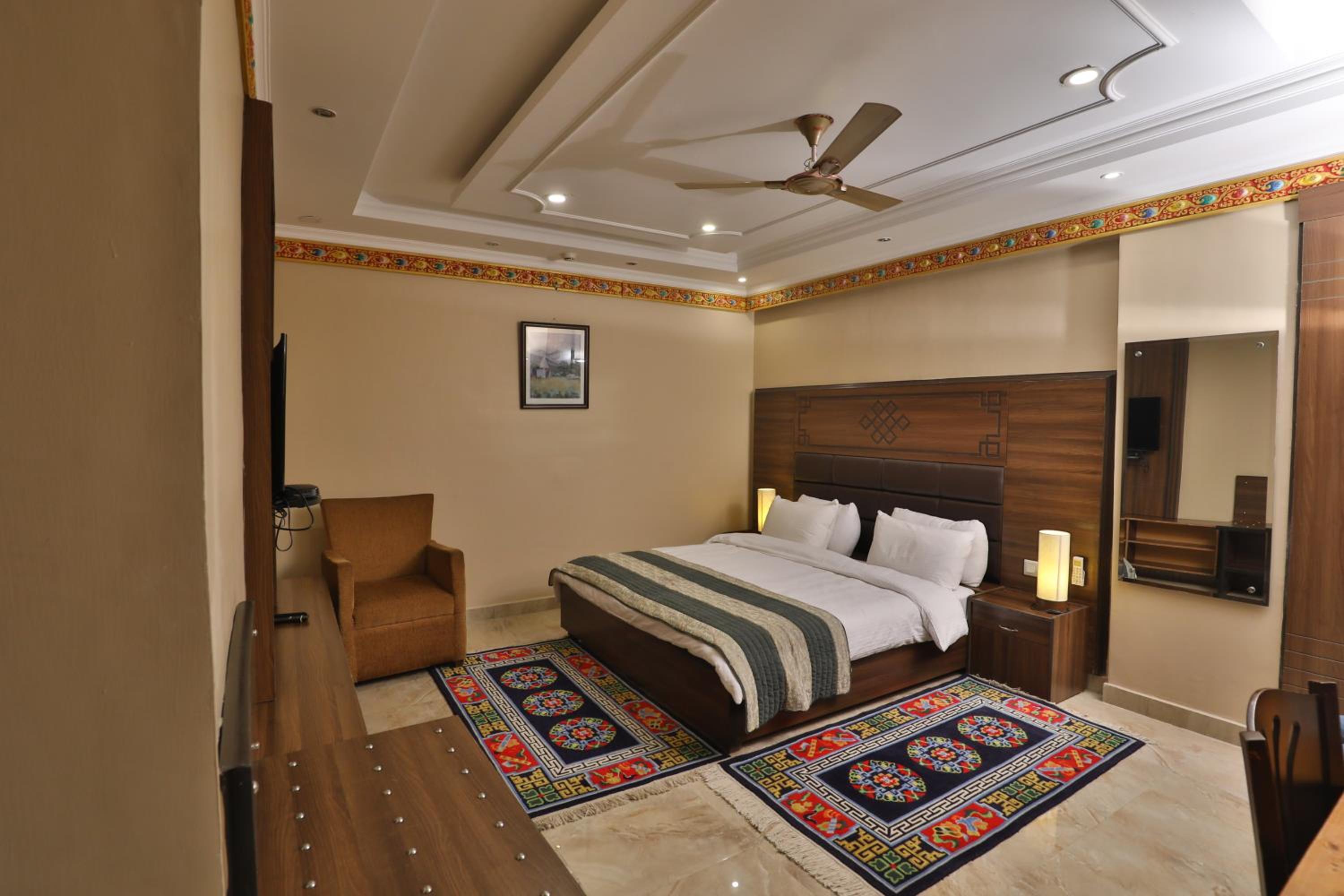 Royal Norbu Suite Room - Photo 2