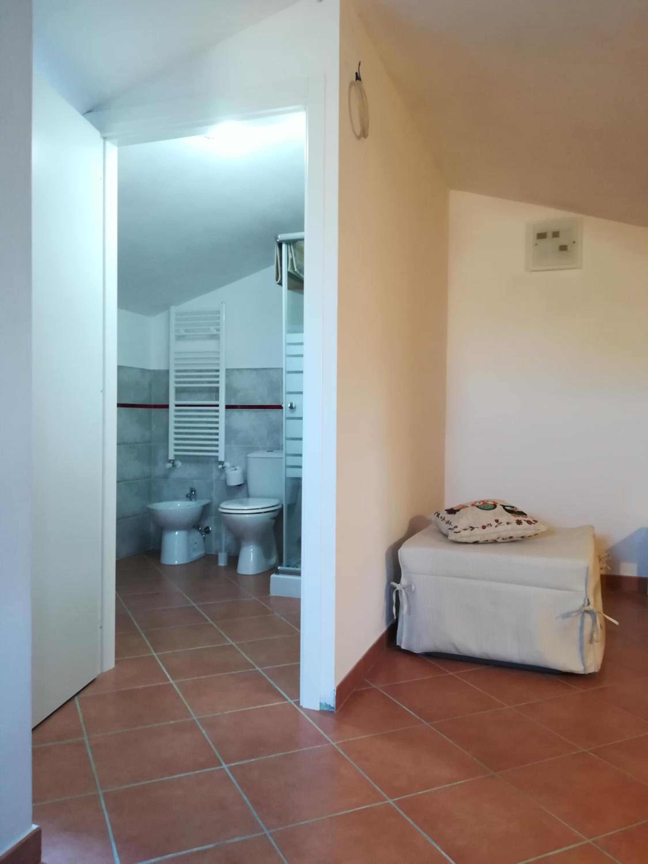 Apartment with Terrace - Photo 33