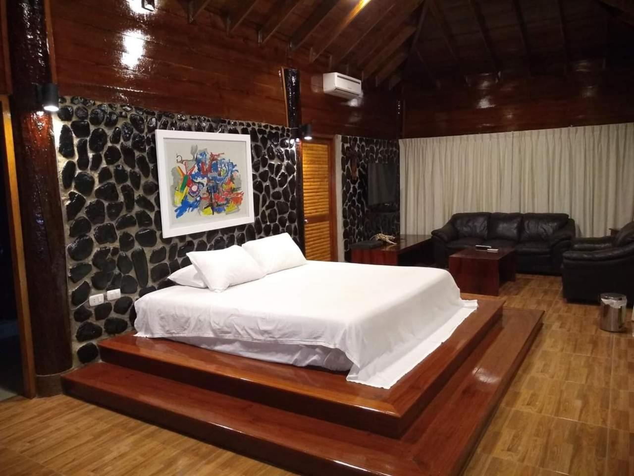 Deluxe Bungalow photo 1
