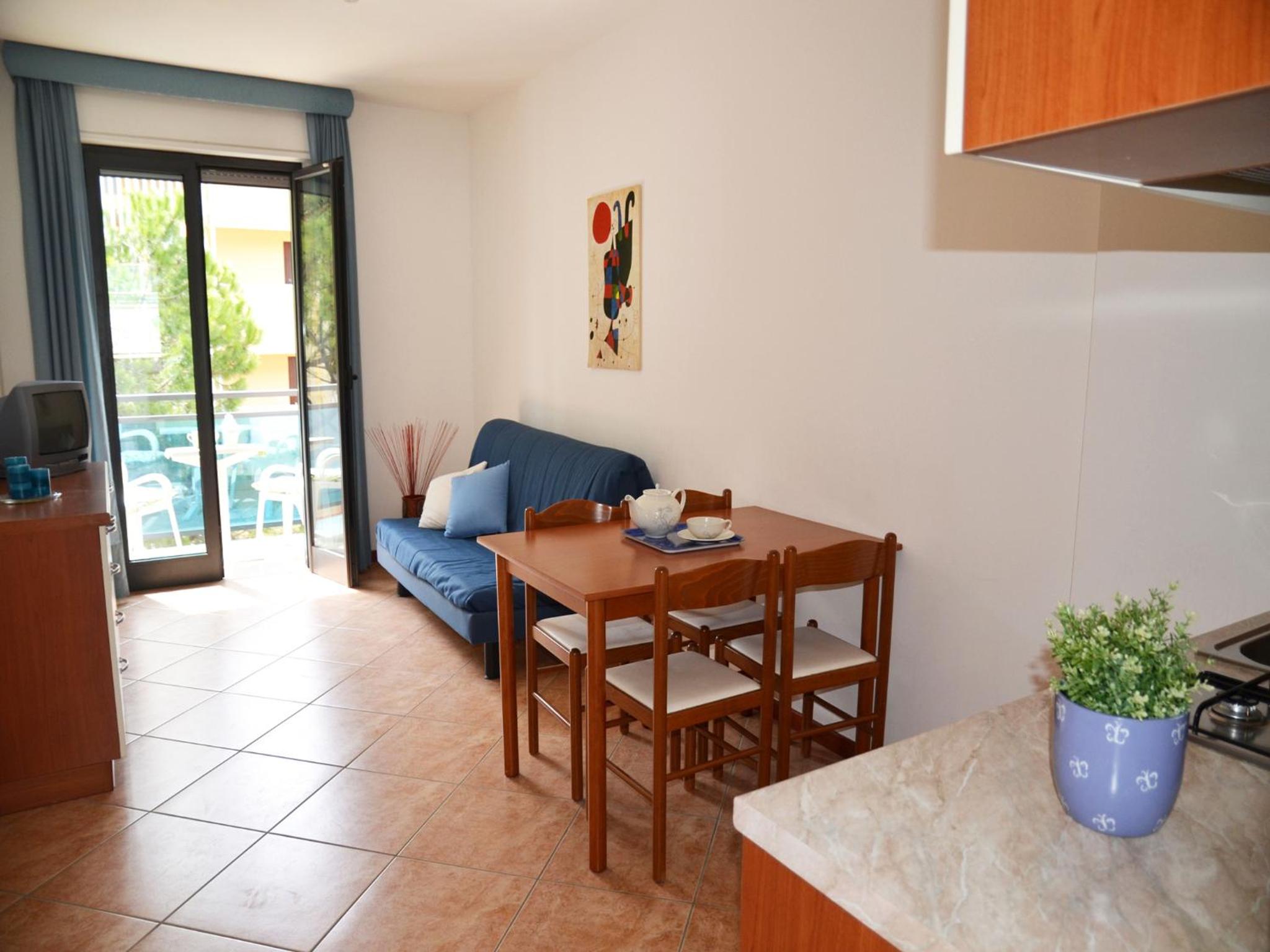 One-Bedroom Apartment - Photo 2