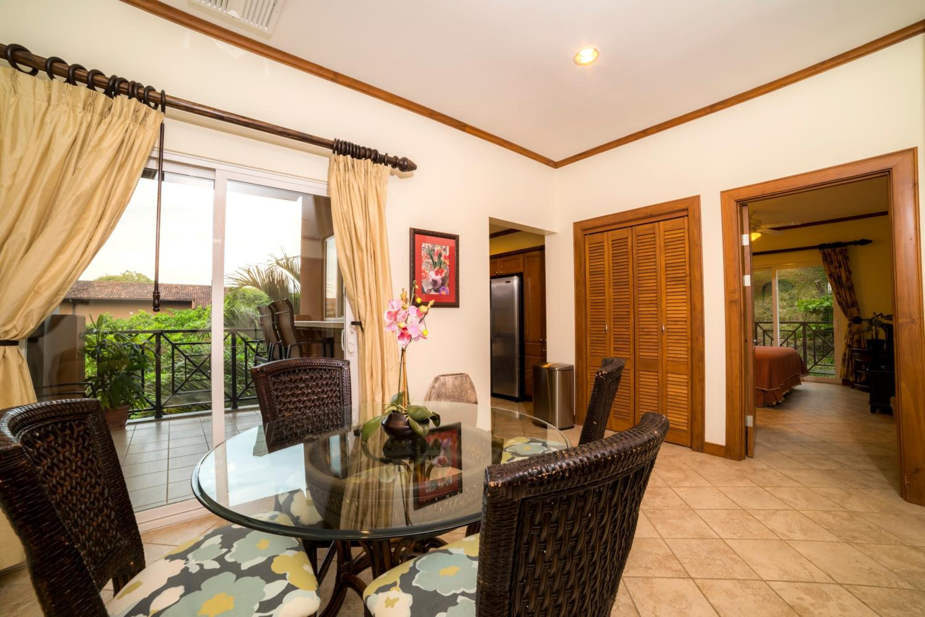 Luxury One-Bedroom Apartment photo 3