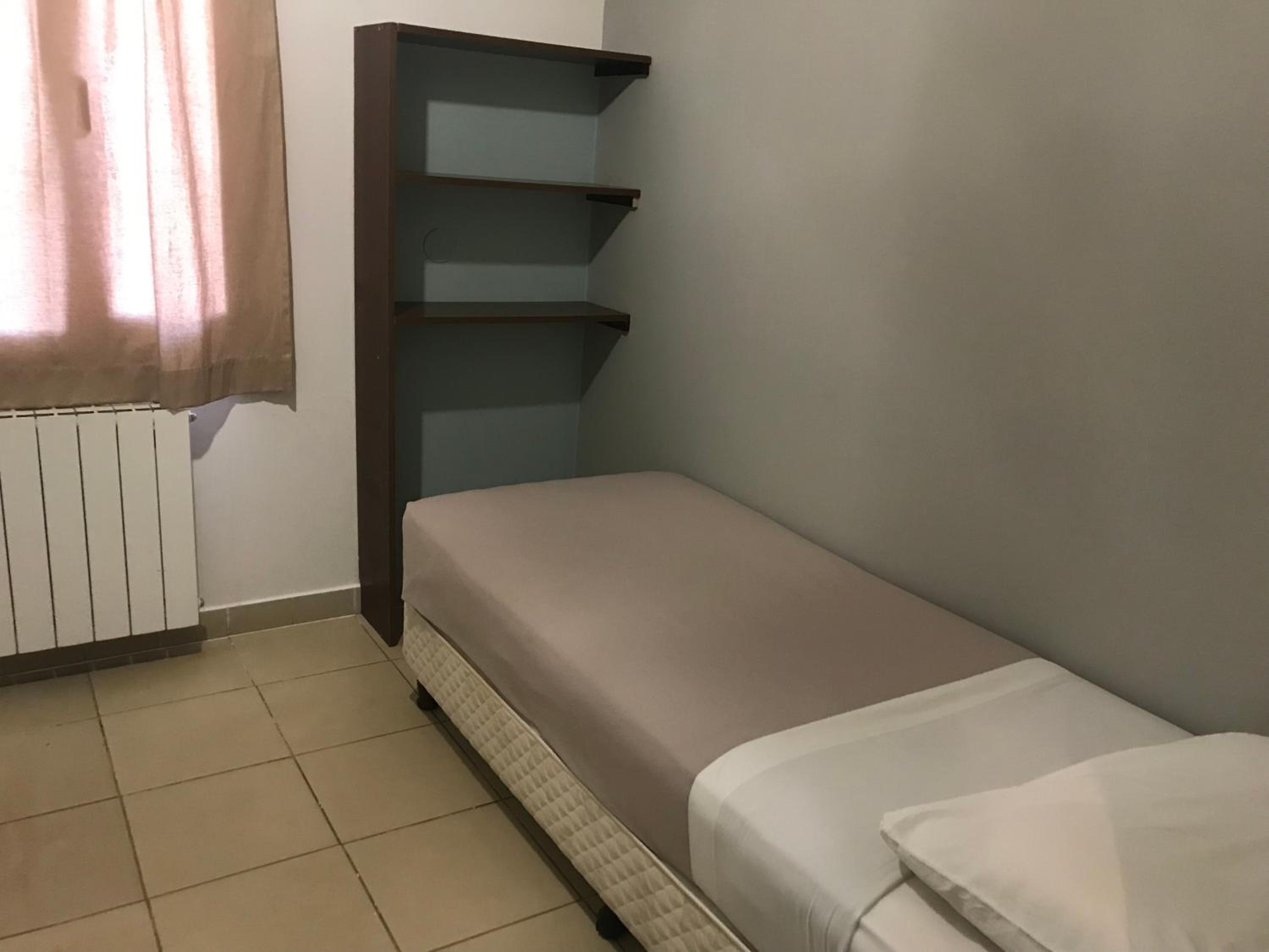 Small Twin Room photo 2