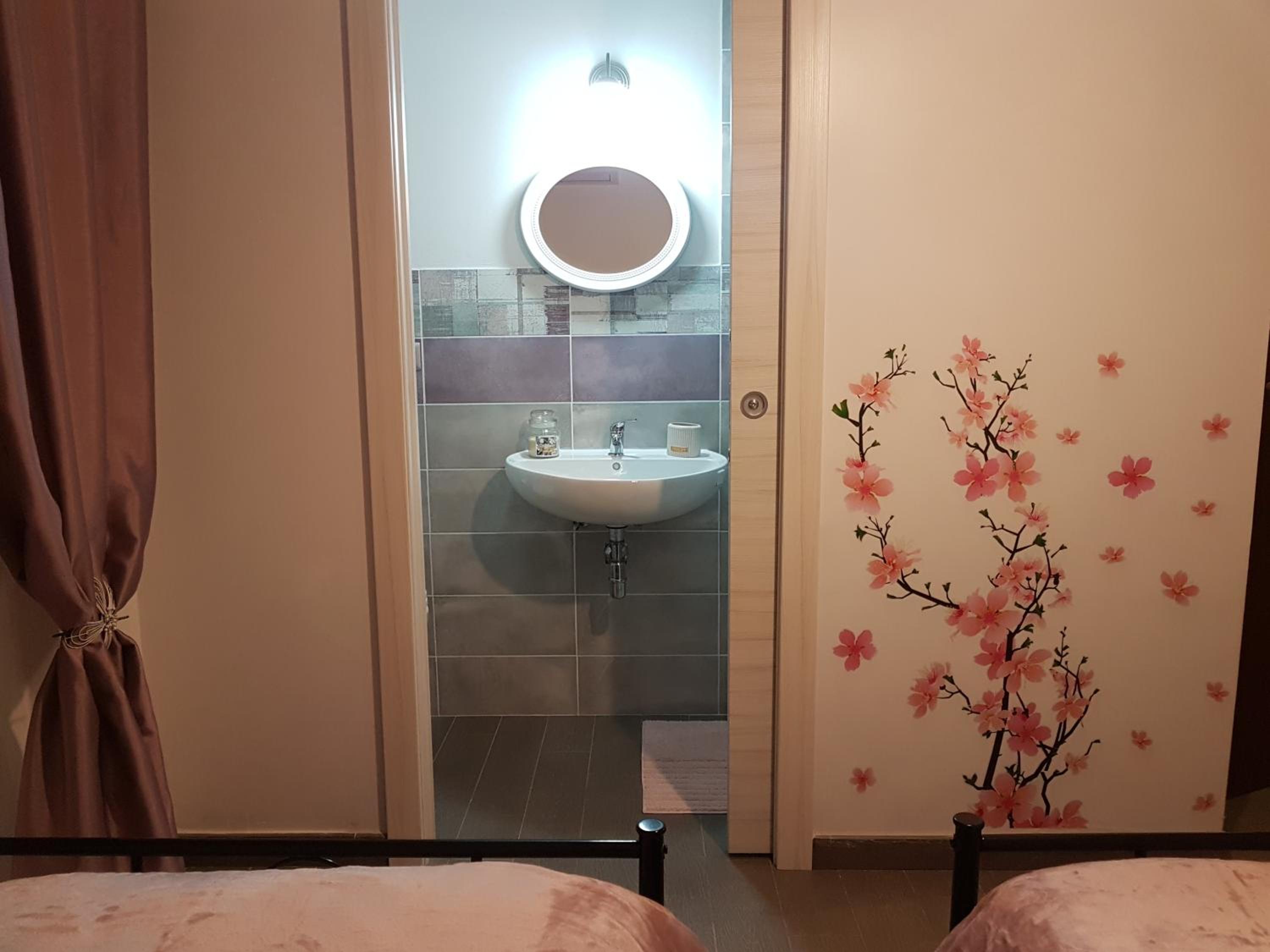 Budget Double or Twin Room - Photo 3