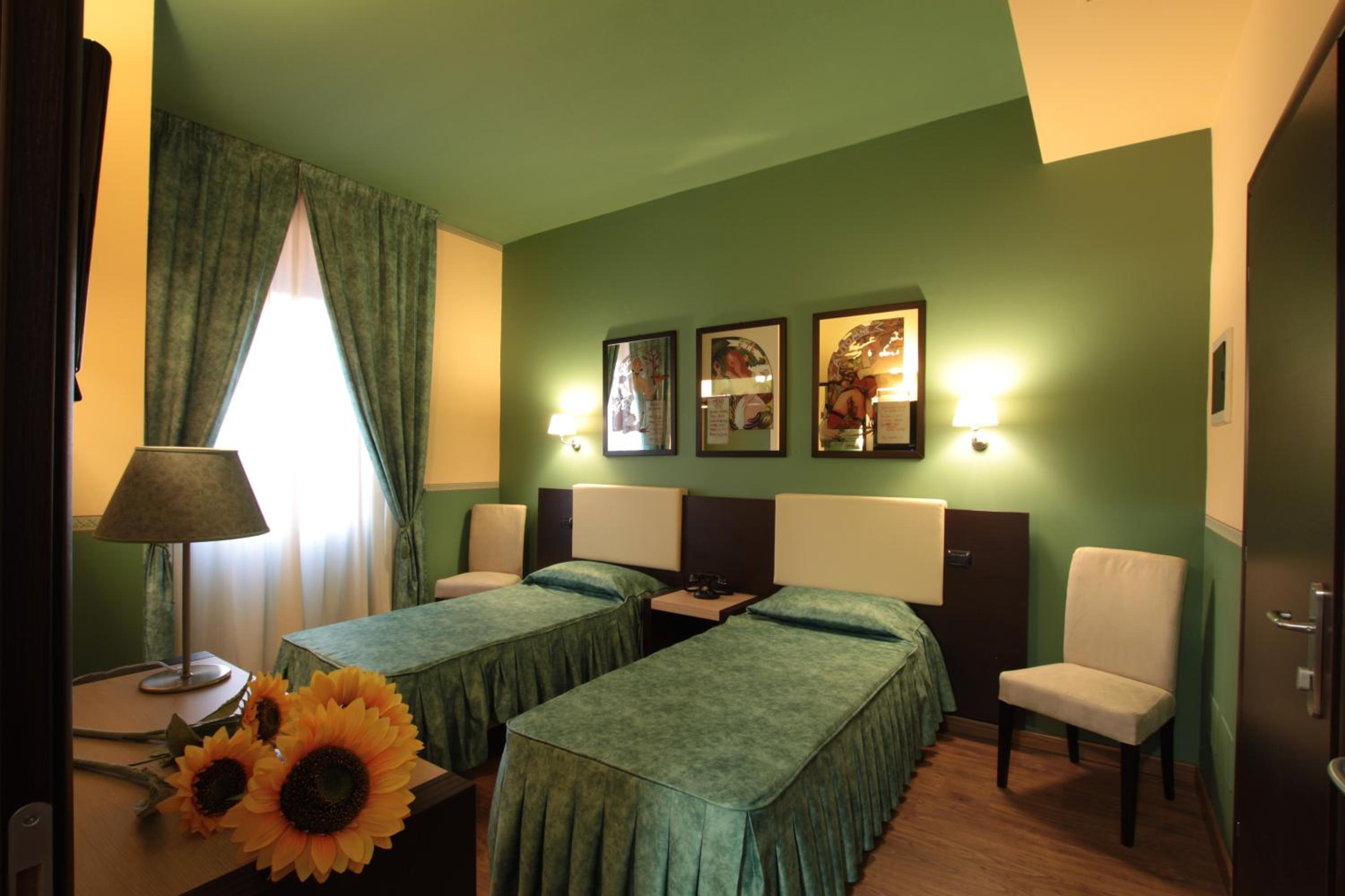 Double or Twin Room photo 3