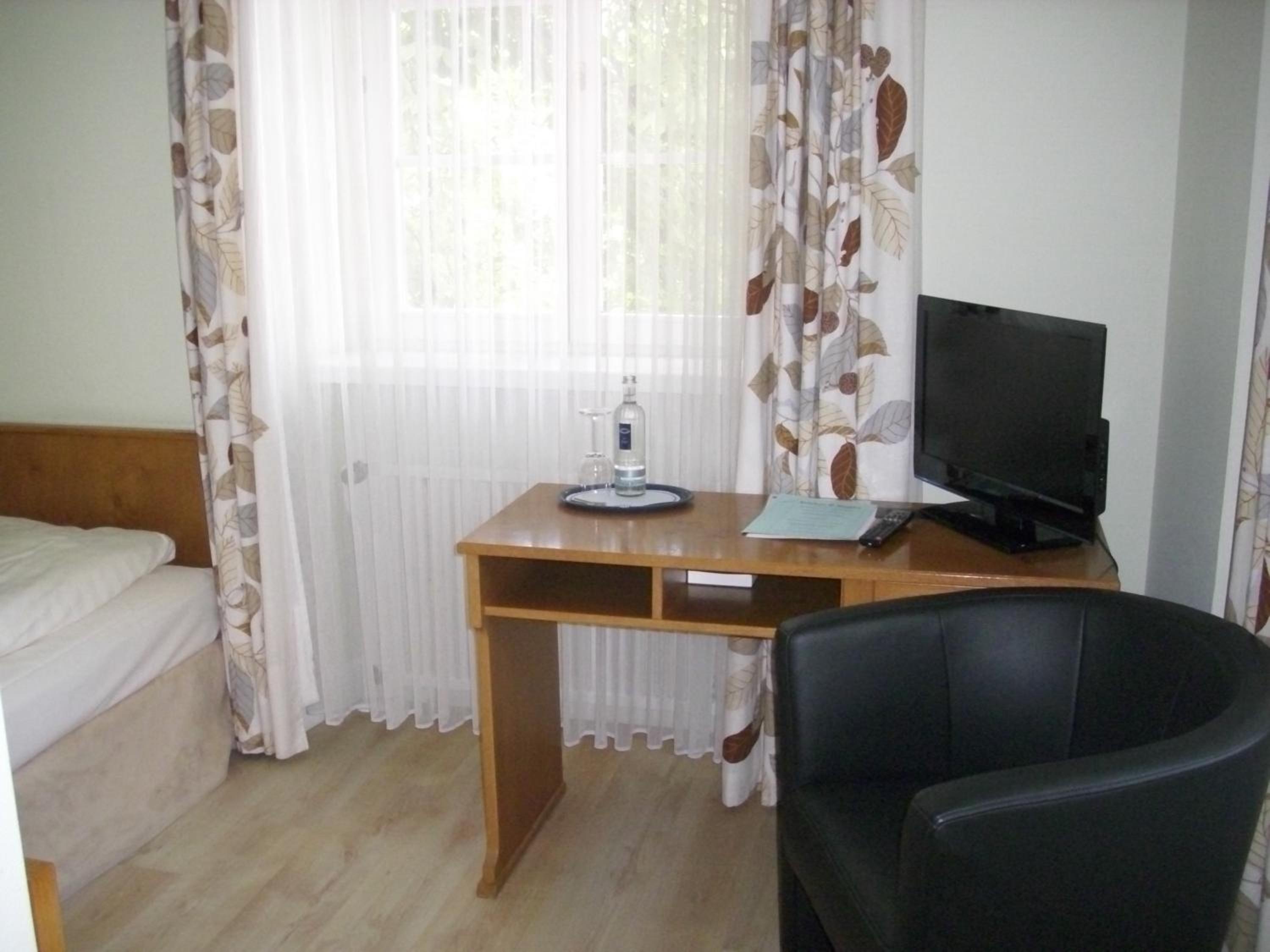 Single Room photo 3