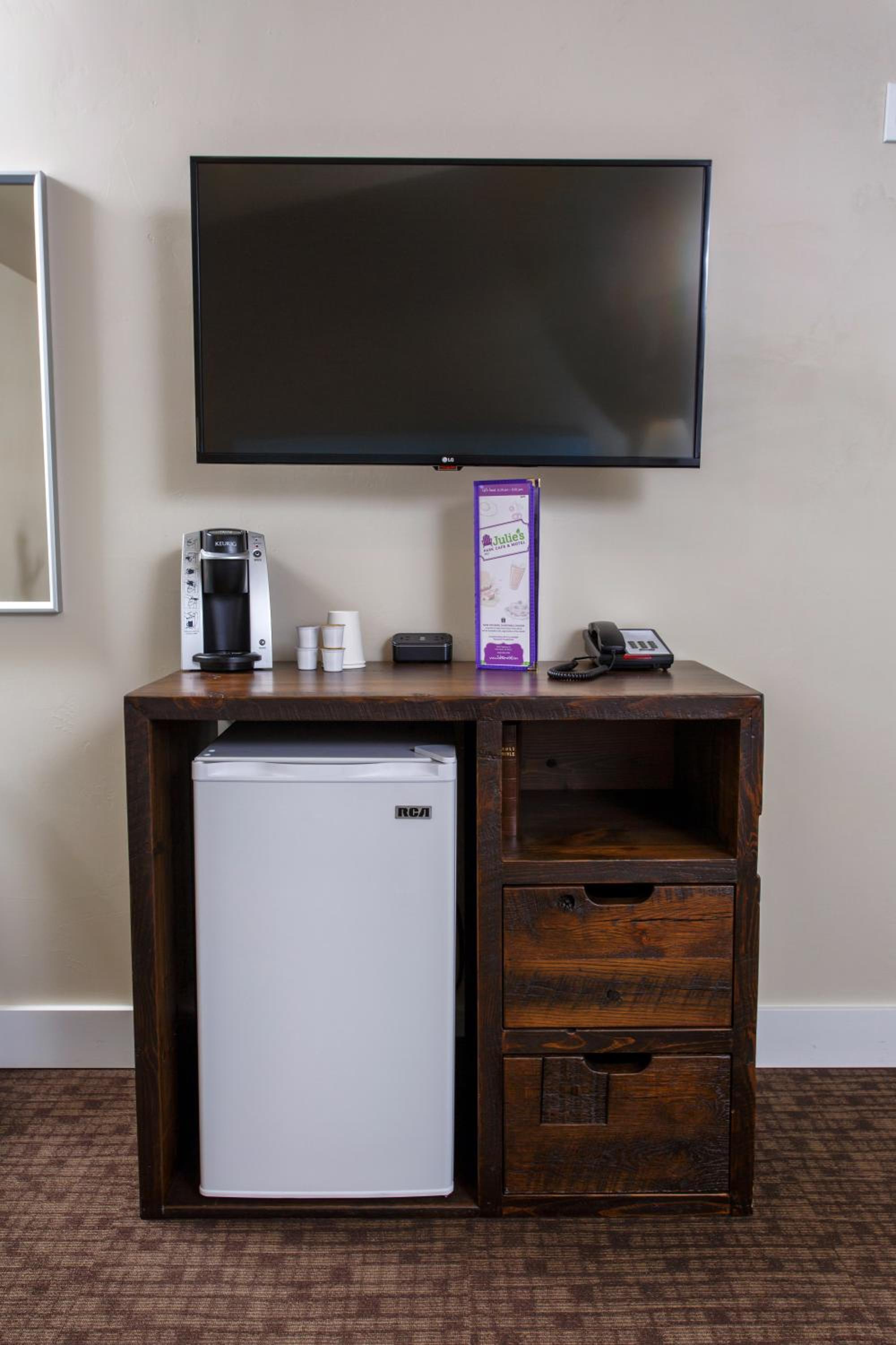 King Room (Pet Friendly) photo 2