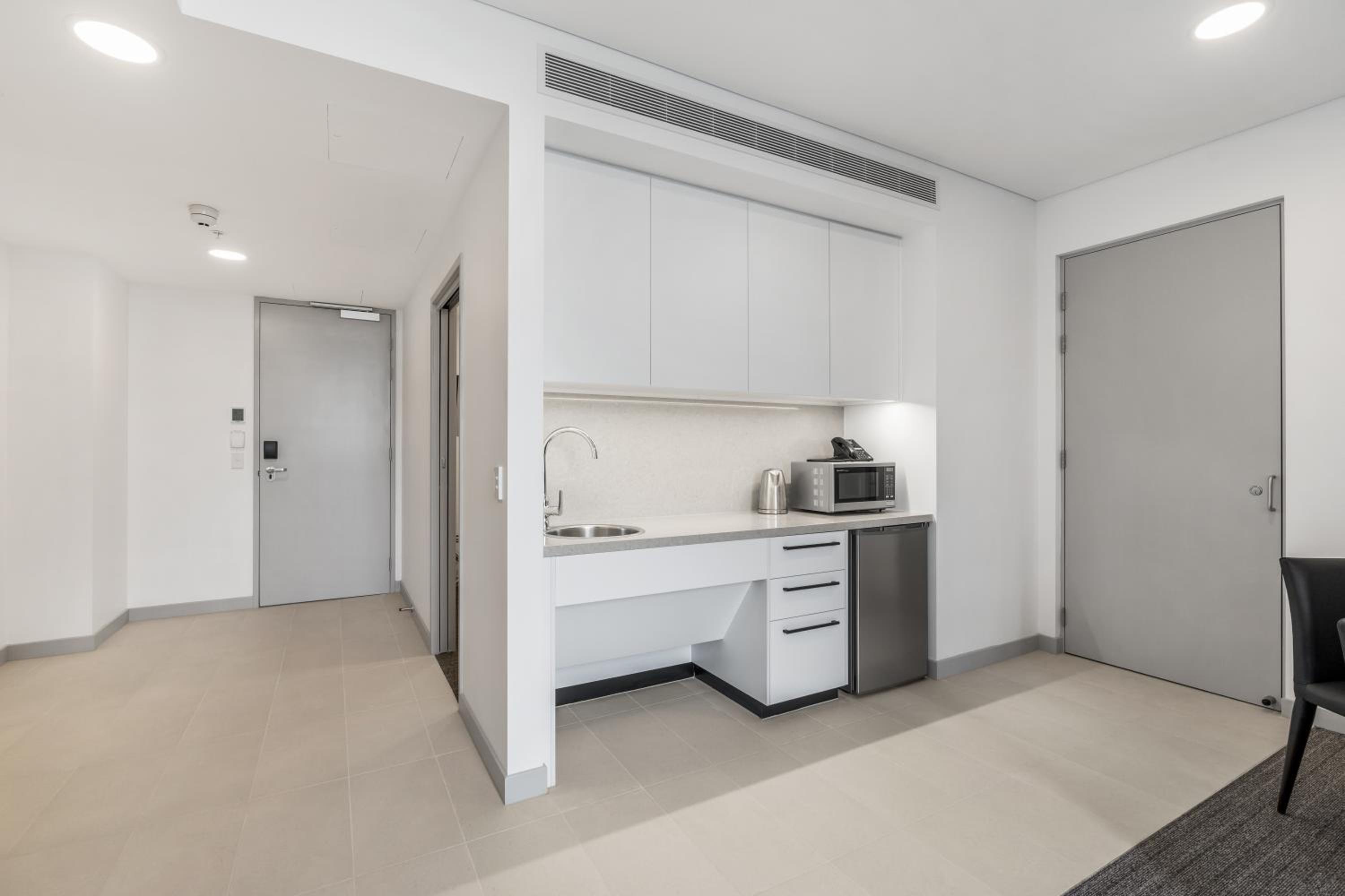 Two-Bedroom Accessible Suite - Photo 4
