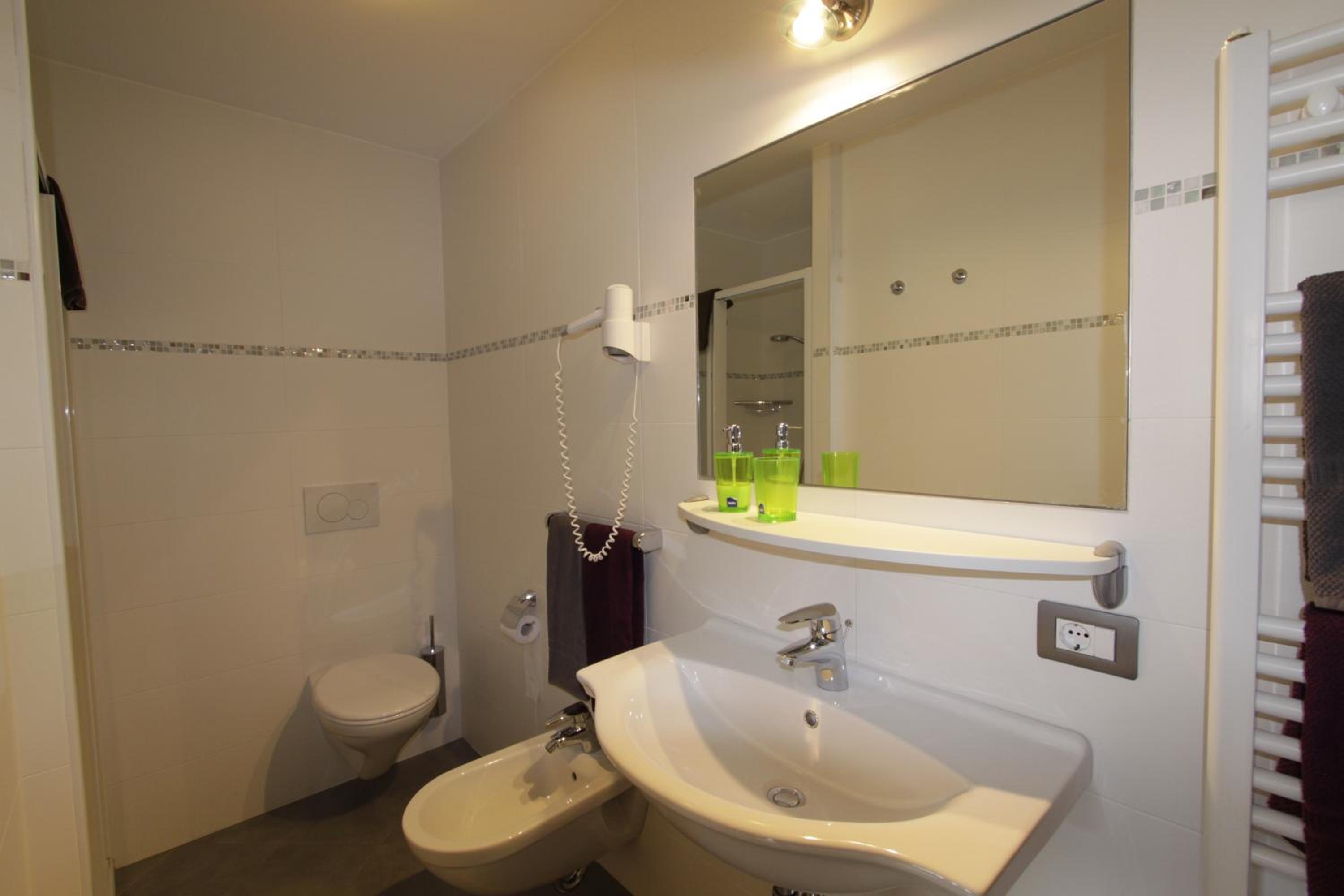 Apartment (4 Adults) photo 3