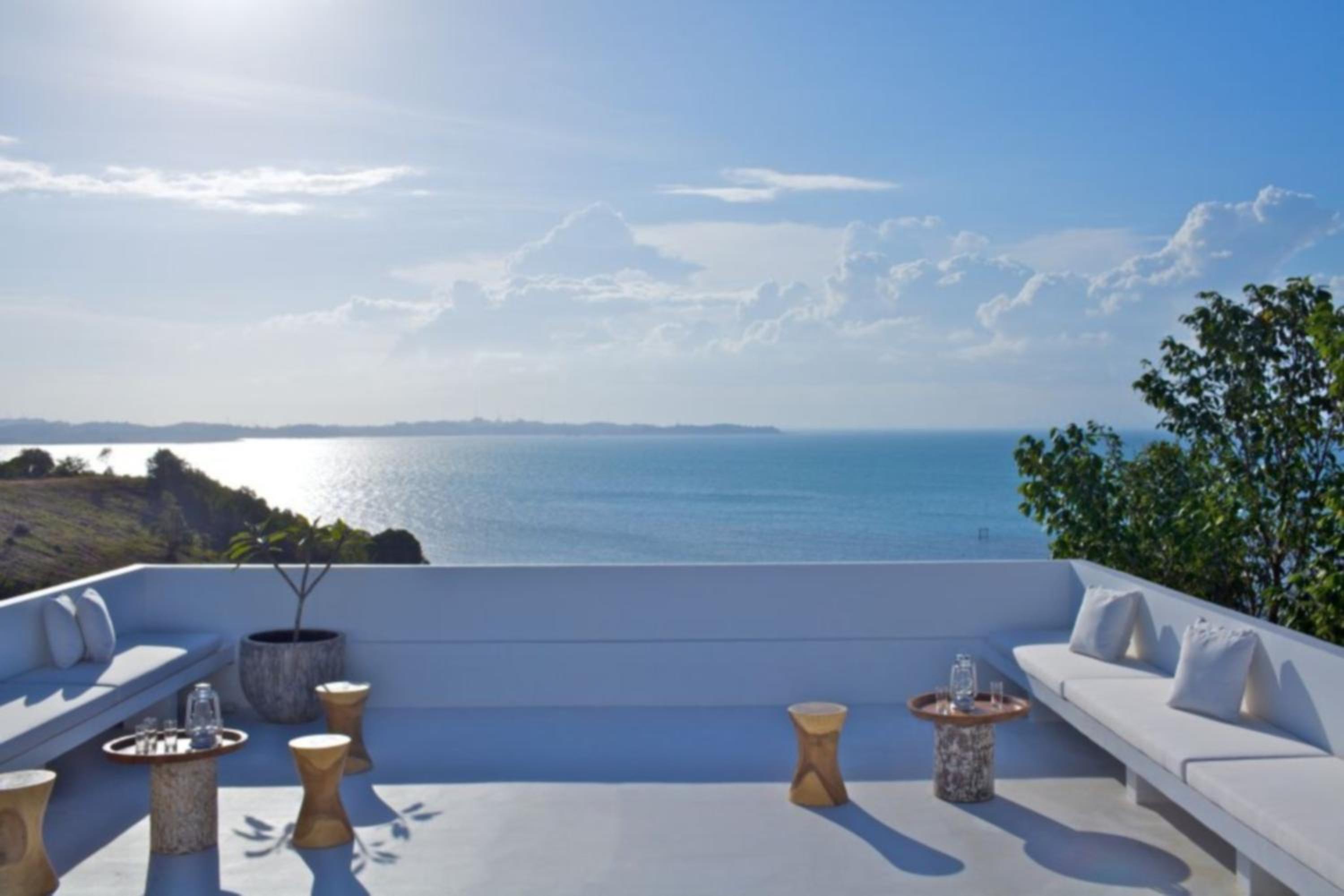 Deluxe Two-Bedroom Seafront Villa - Photo 5