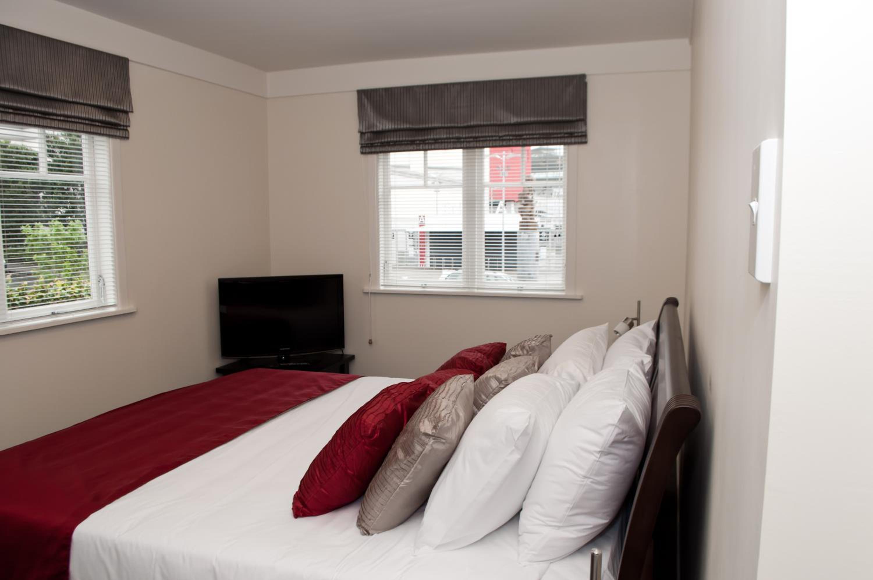 One-Bedroom Apartment - Photo 1