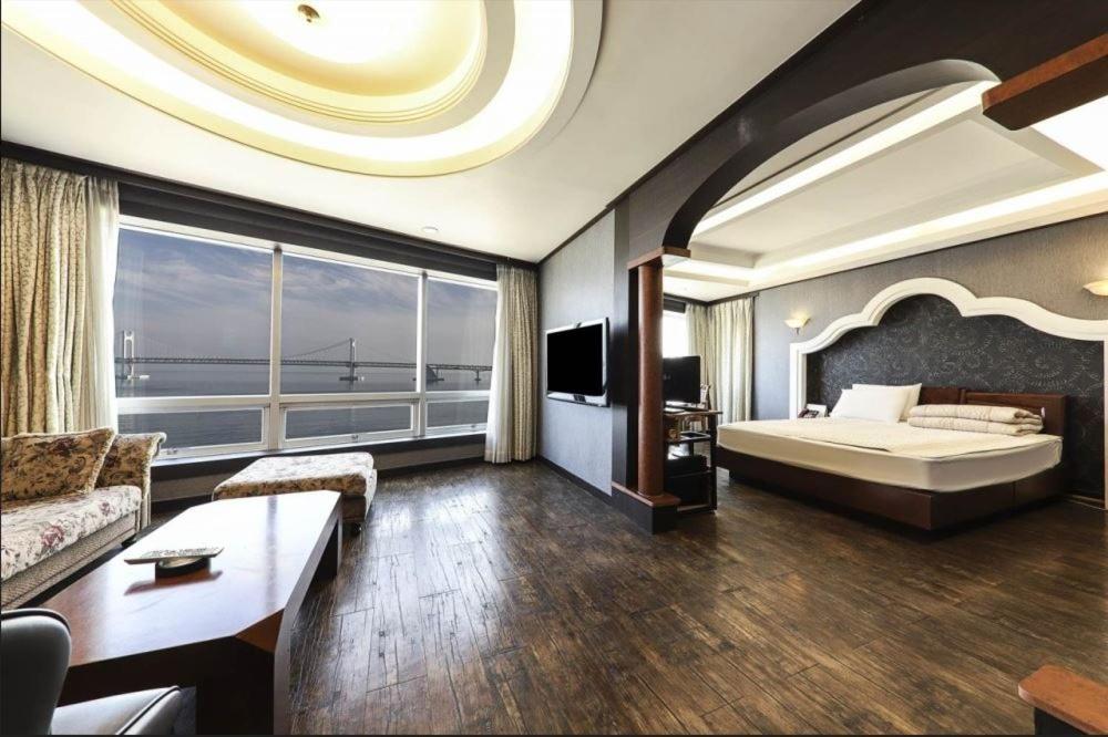 Royal Suite with Sea View - Photo 1