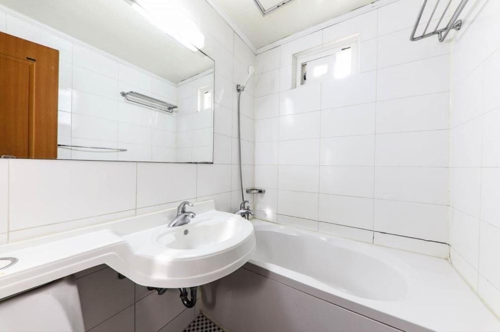 Standard Double Room - Photo 4
