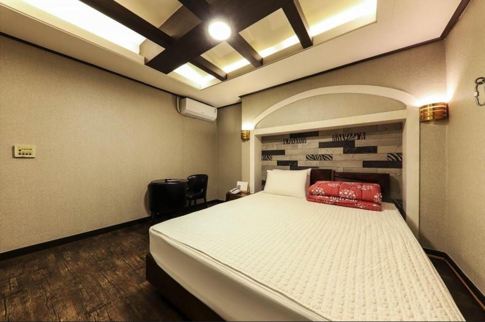 Standard Double Room - Photo 1