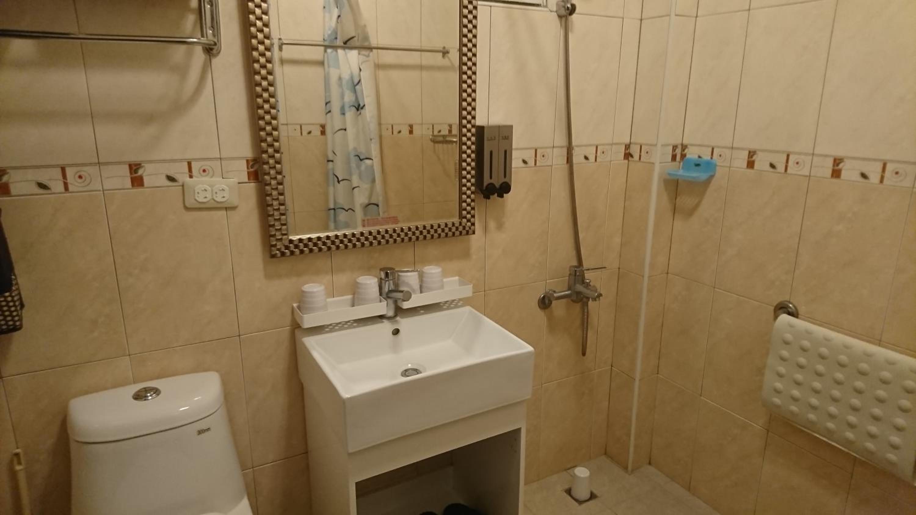 Quadruple Room - Photo 6