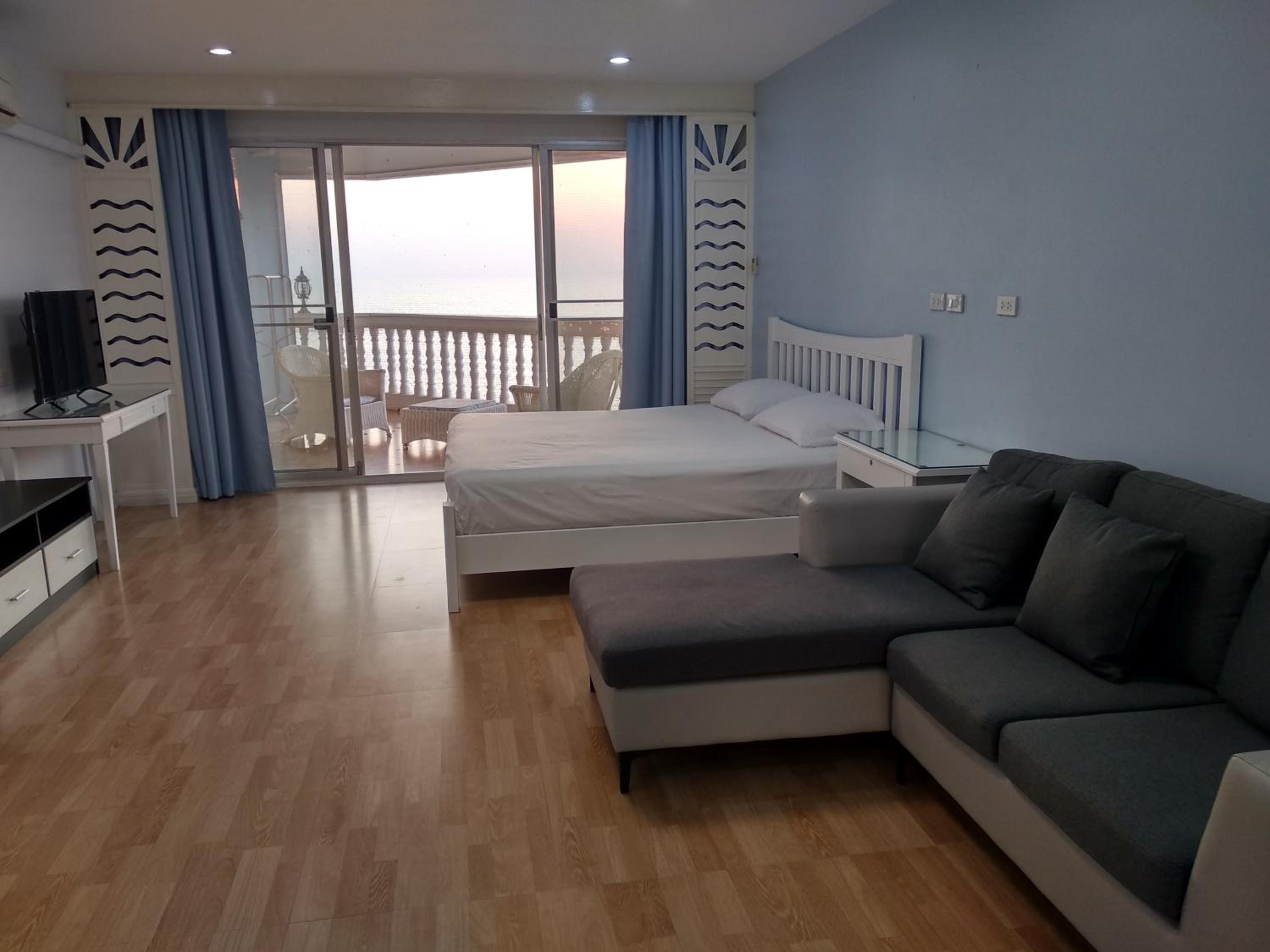 Apartment with Sea View photo 1