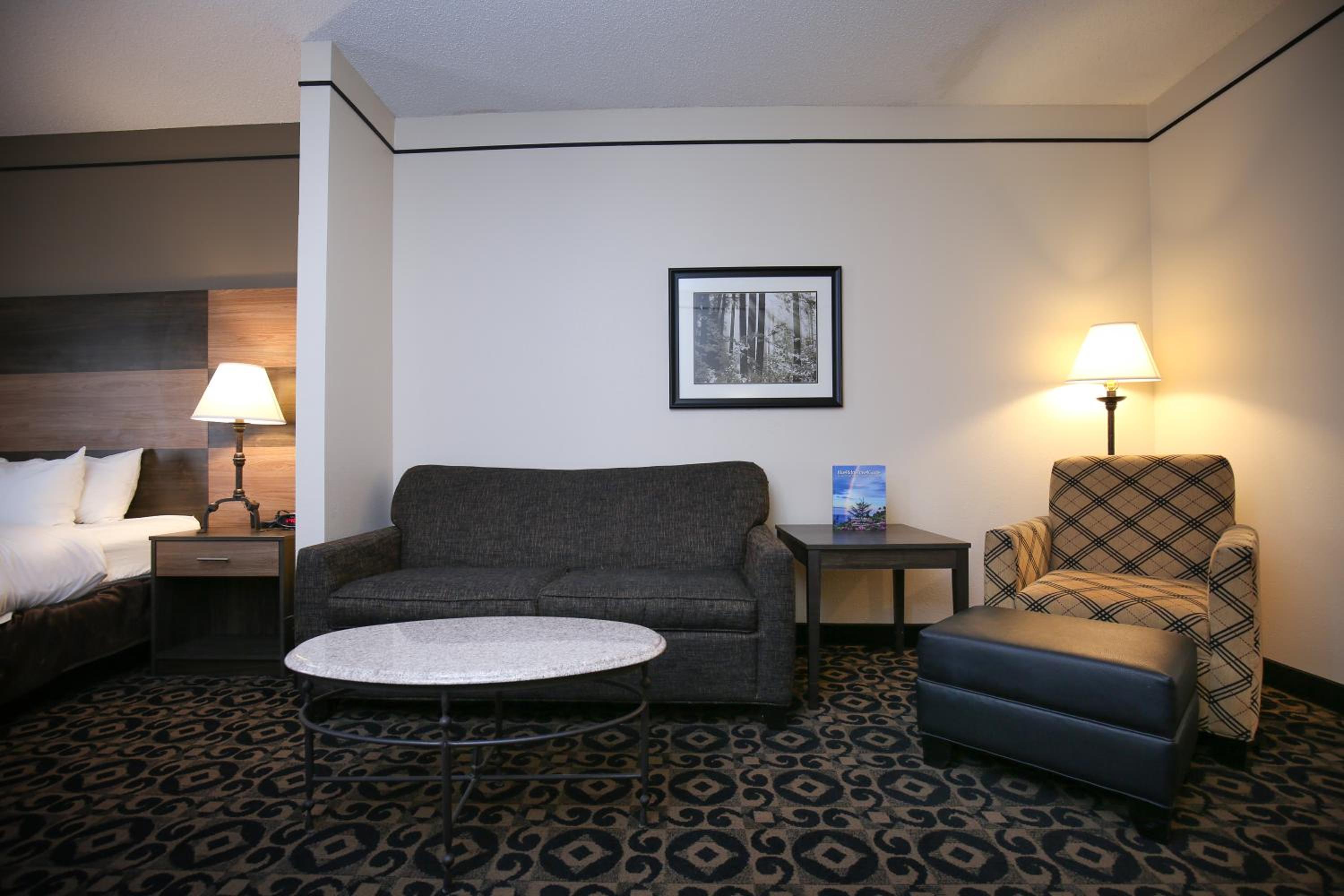 King Suite - Non Smoking - Photo 3