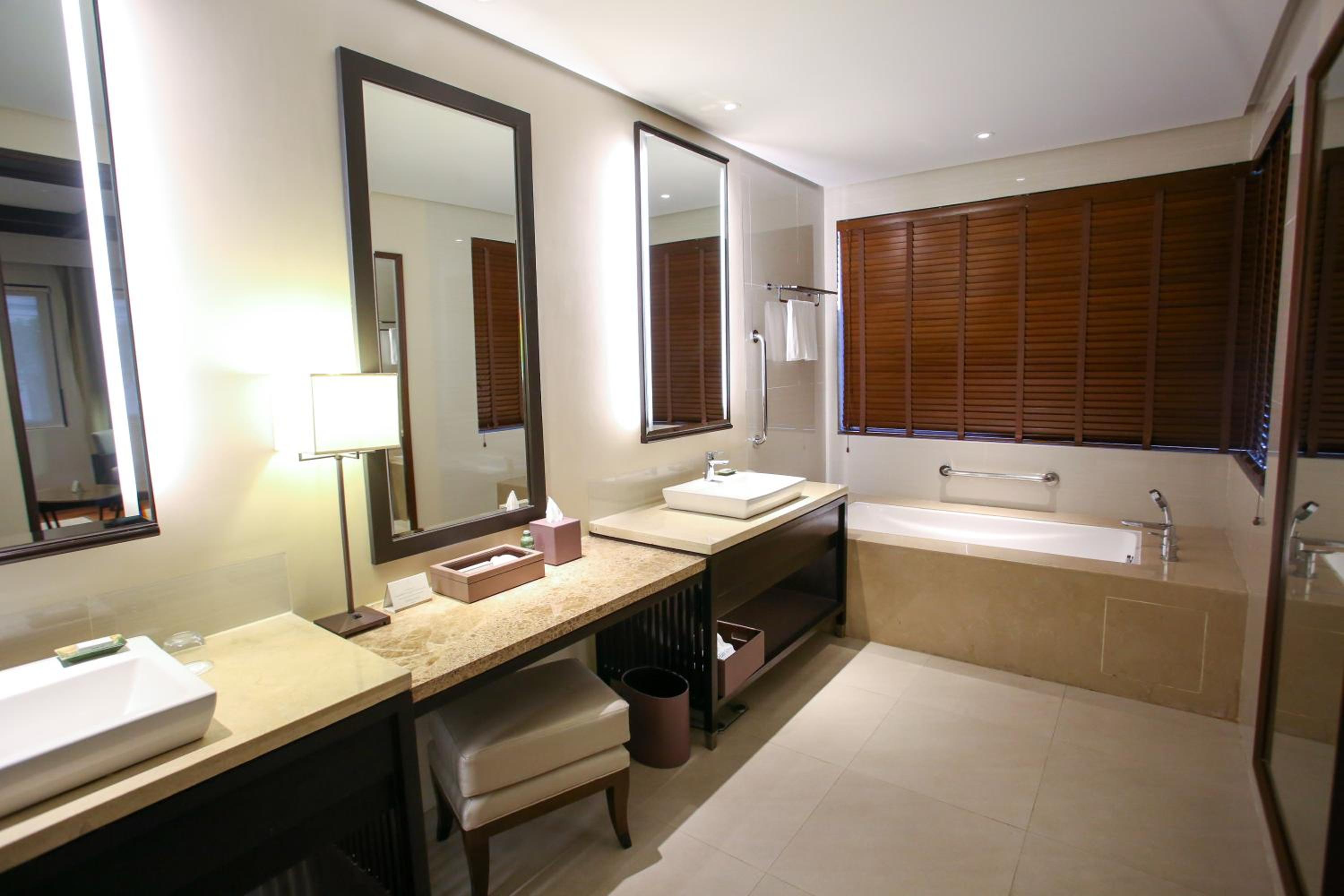Junior Suite Twin - Wellness Retreat with Breakfast and Massage photo 2