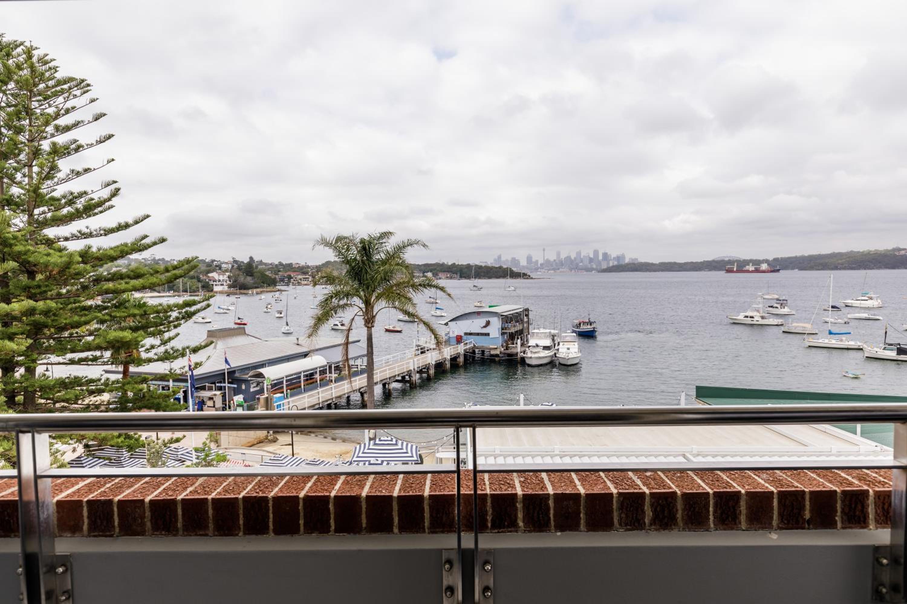 Loft Room with Harbor View thumbnail 6