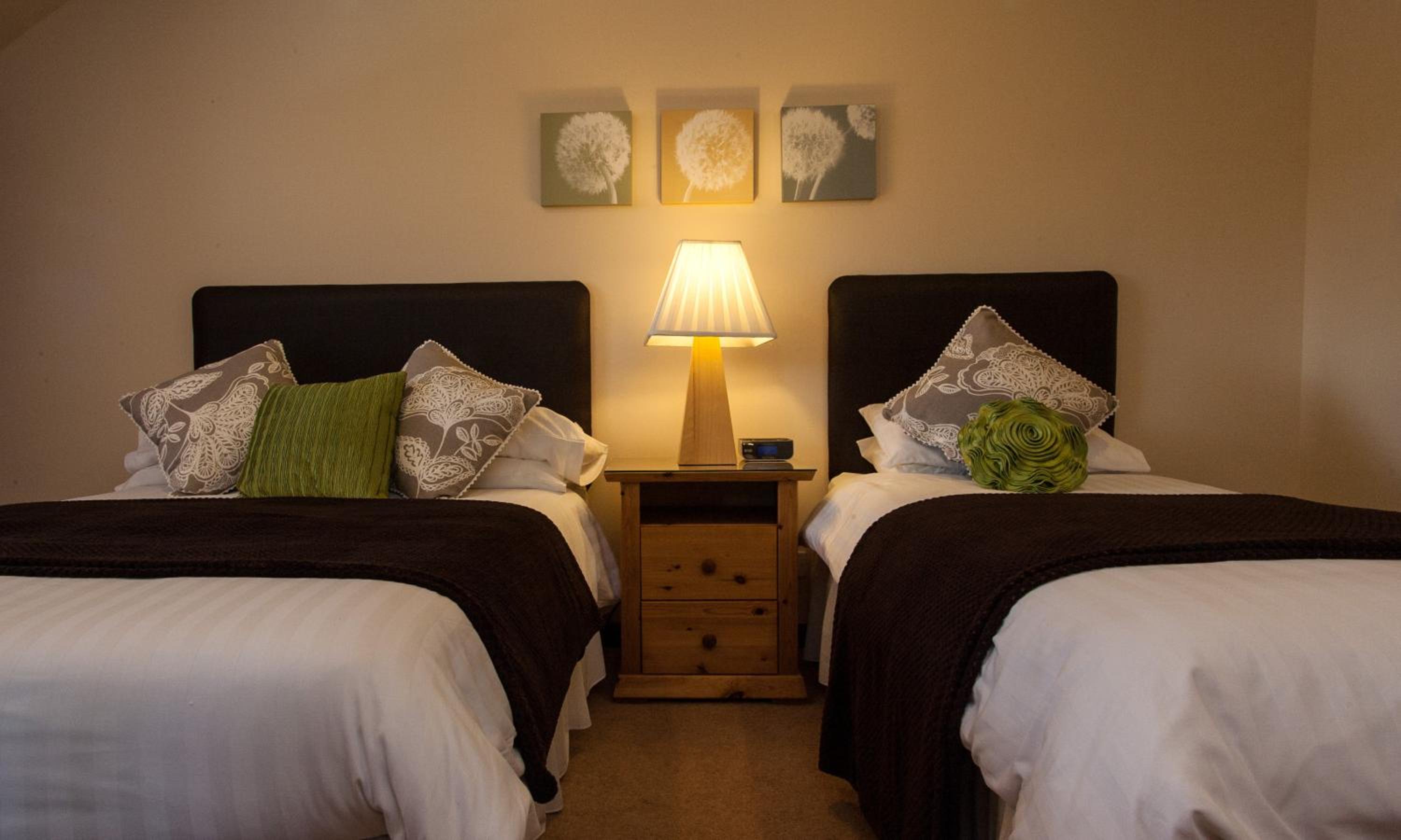 Large Double Or Twin Room photo 2