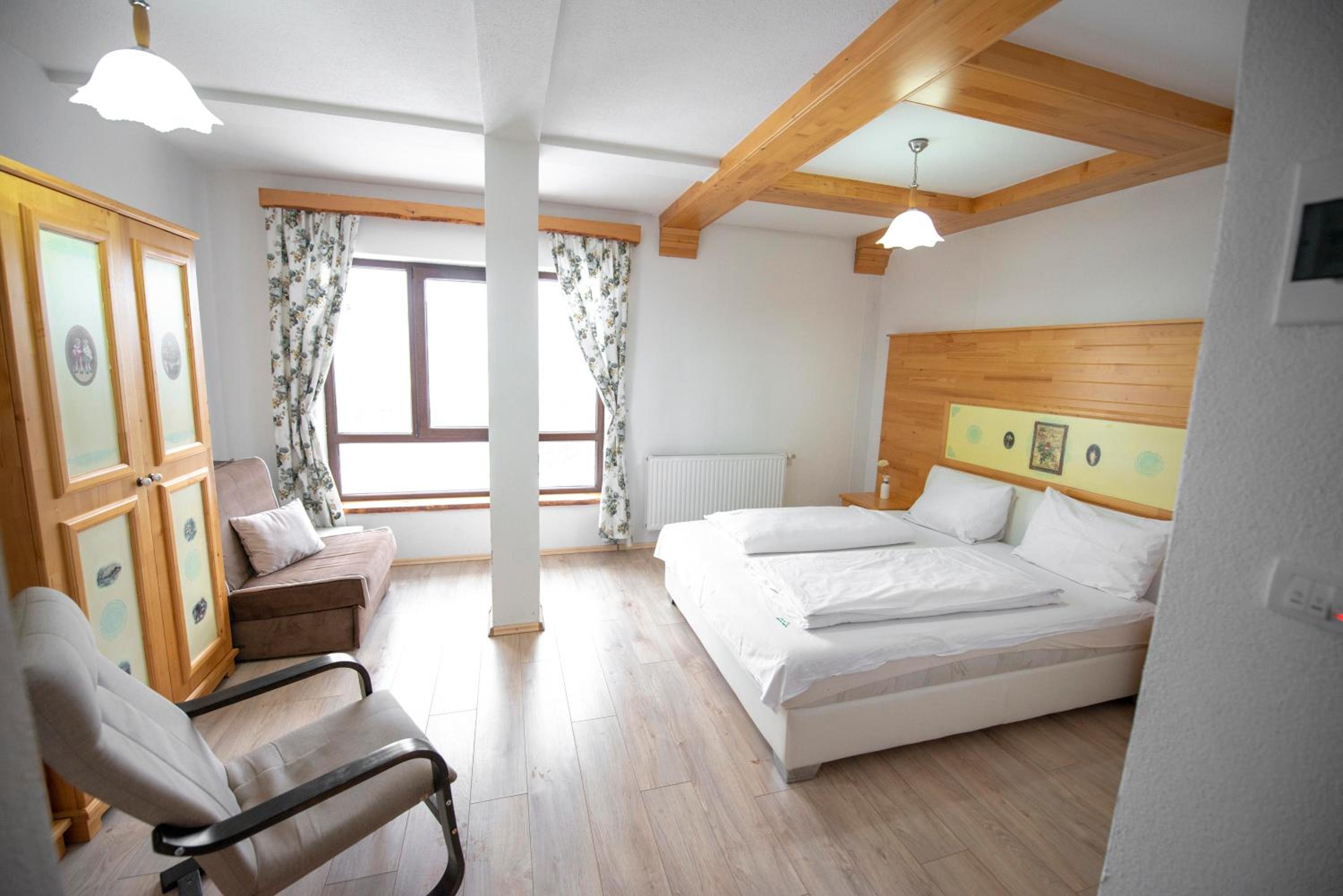 Double or Twin Room - Photo 1