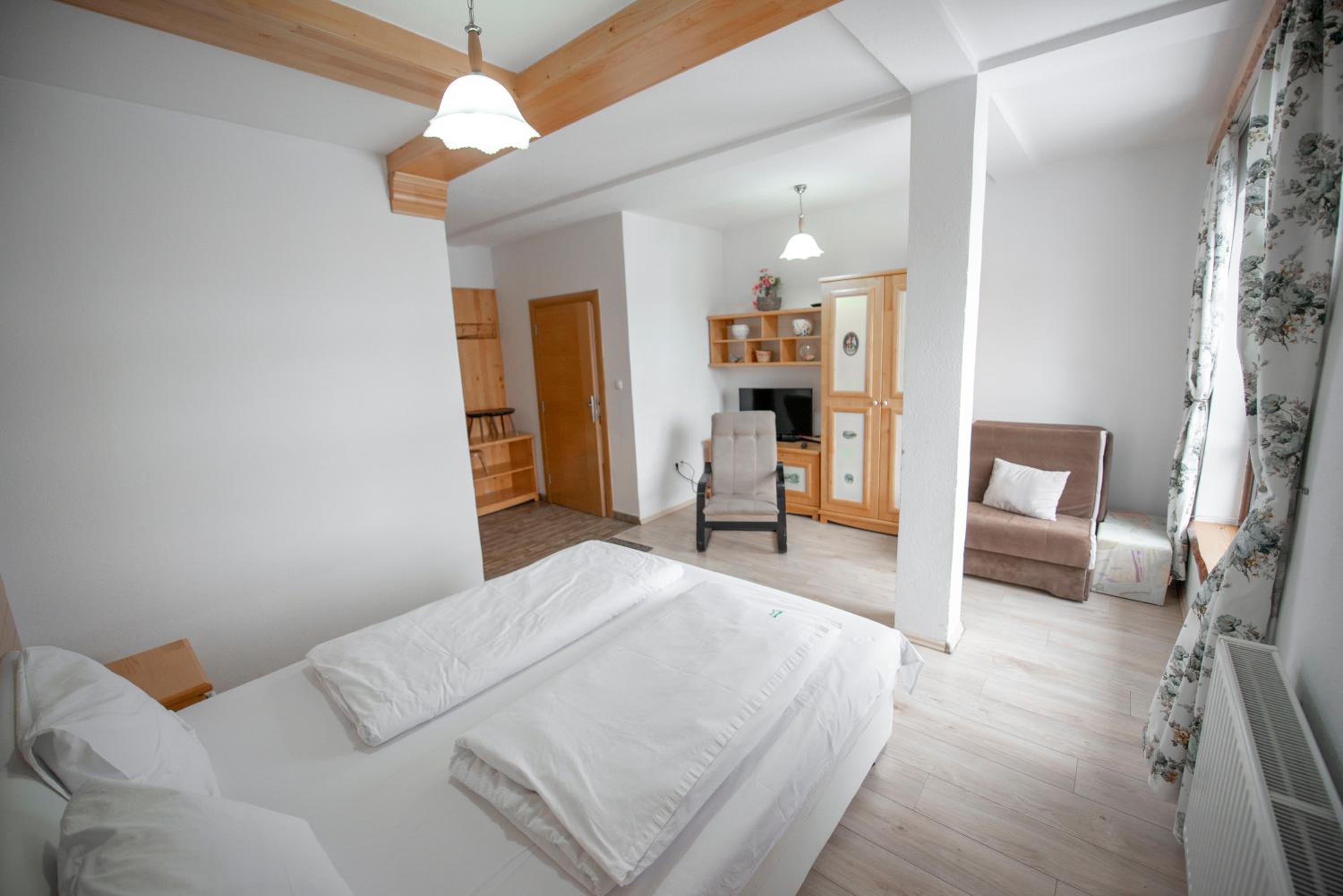 Double or Twin Room - Photo 4