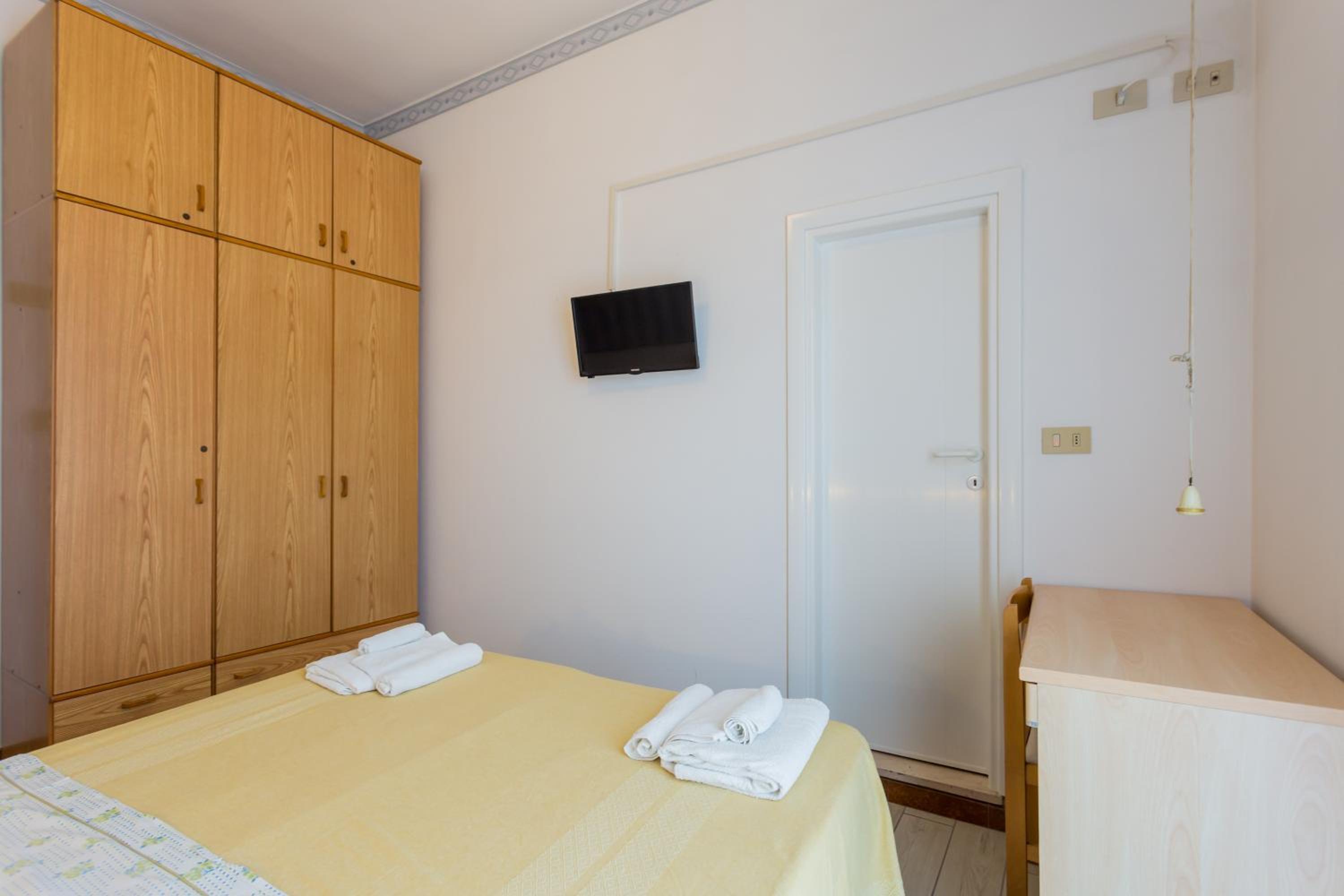 Quadruple Room - Photo 5