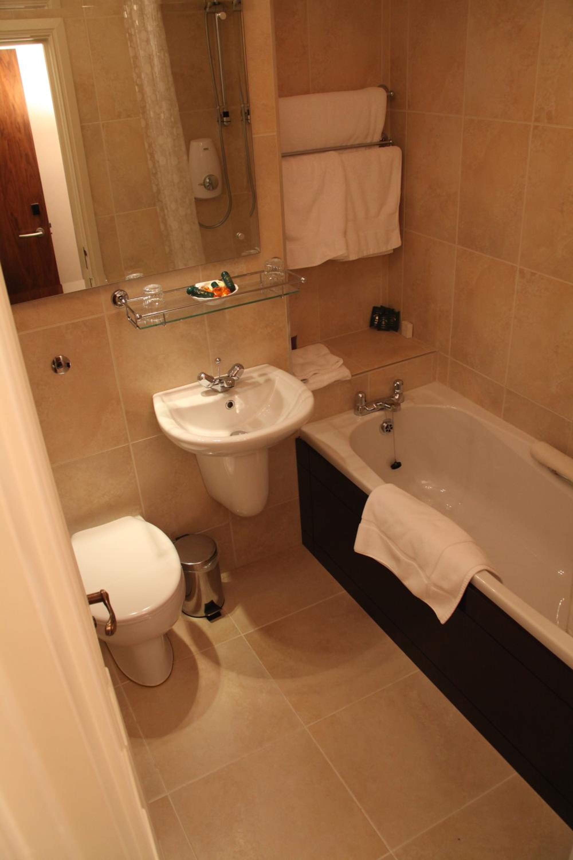 Double Room - Photo 5