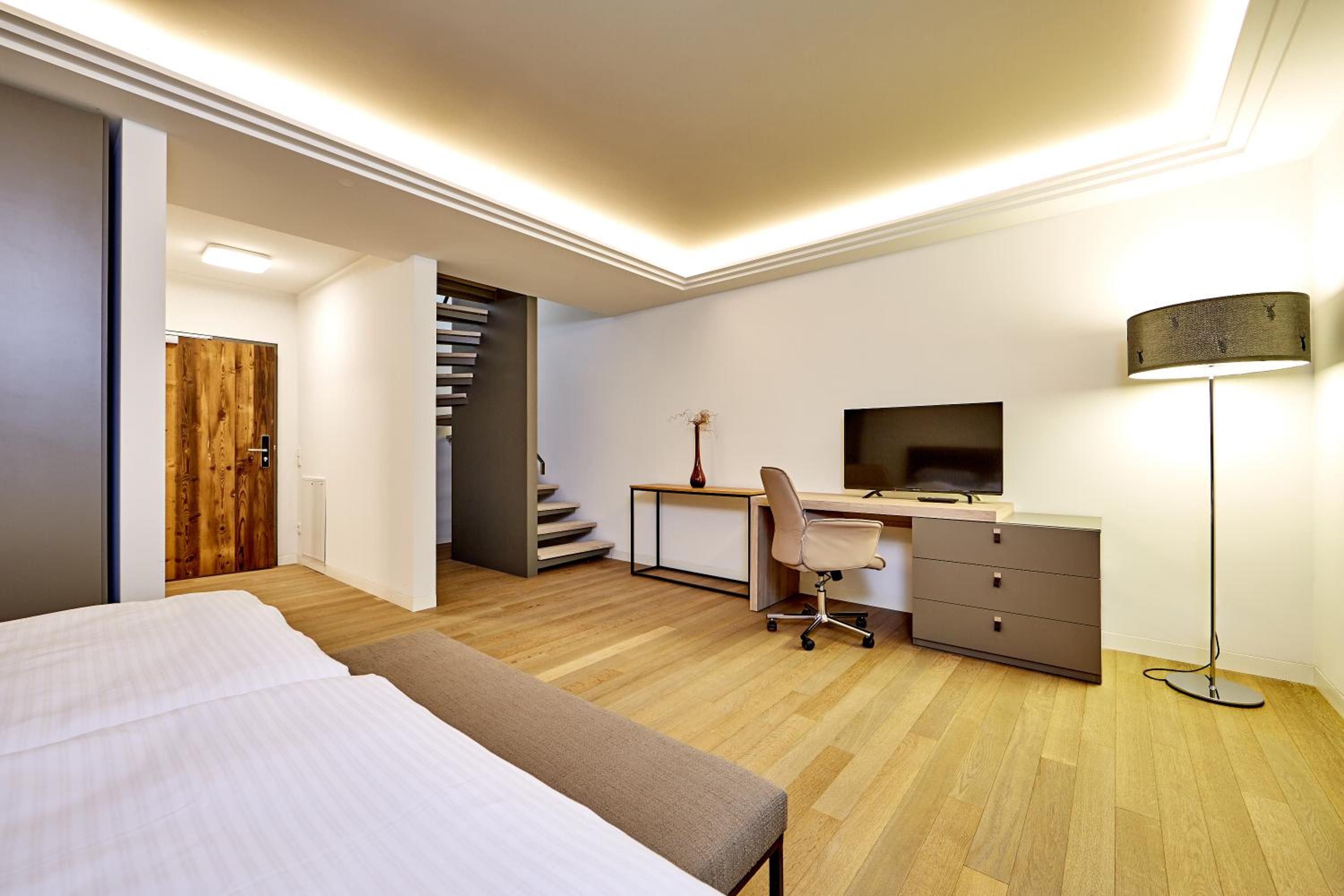 Suite on Split Level (Ground floor/Basement)