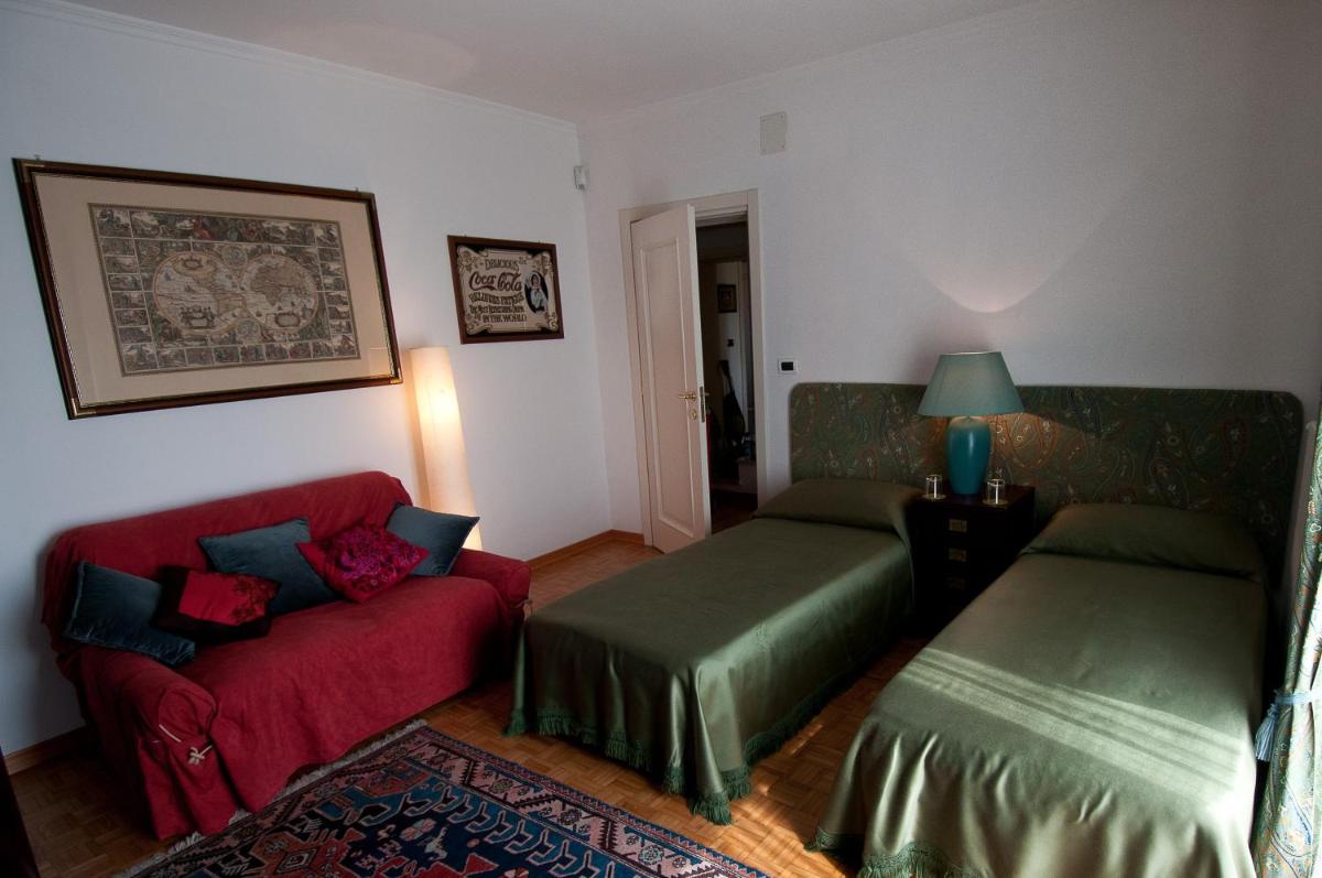 Double or Twin Room with Terrace and Shared Bathroom photo 1