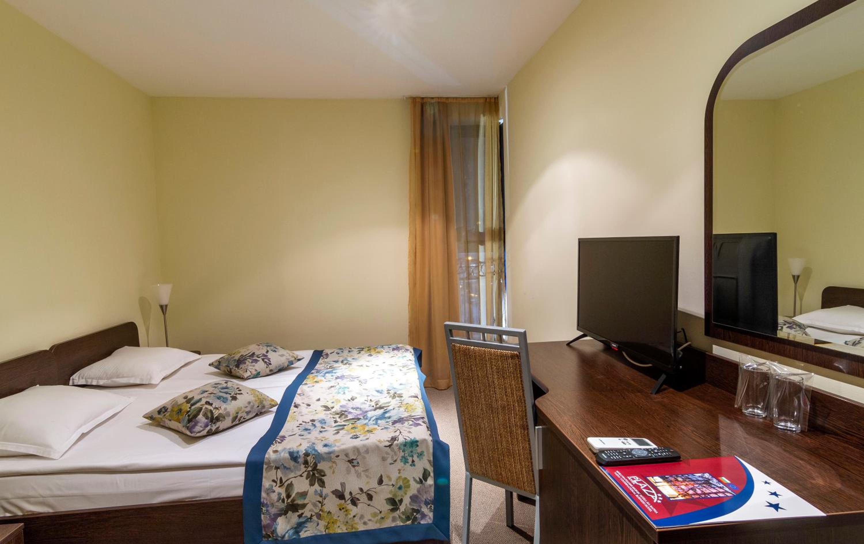 Small Economy Twin Room  photo 1