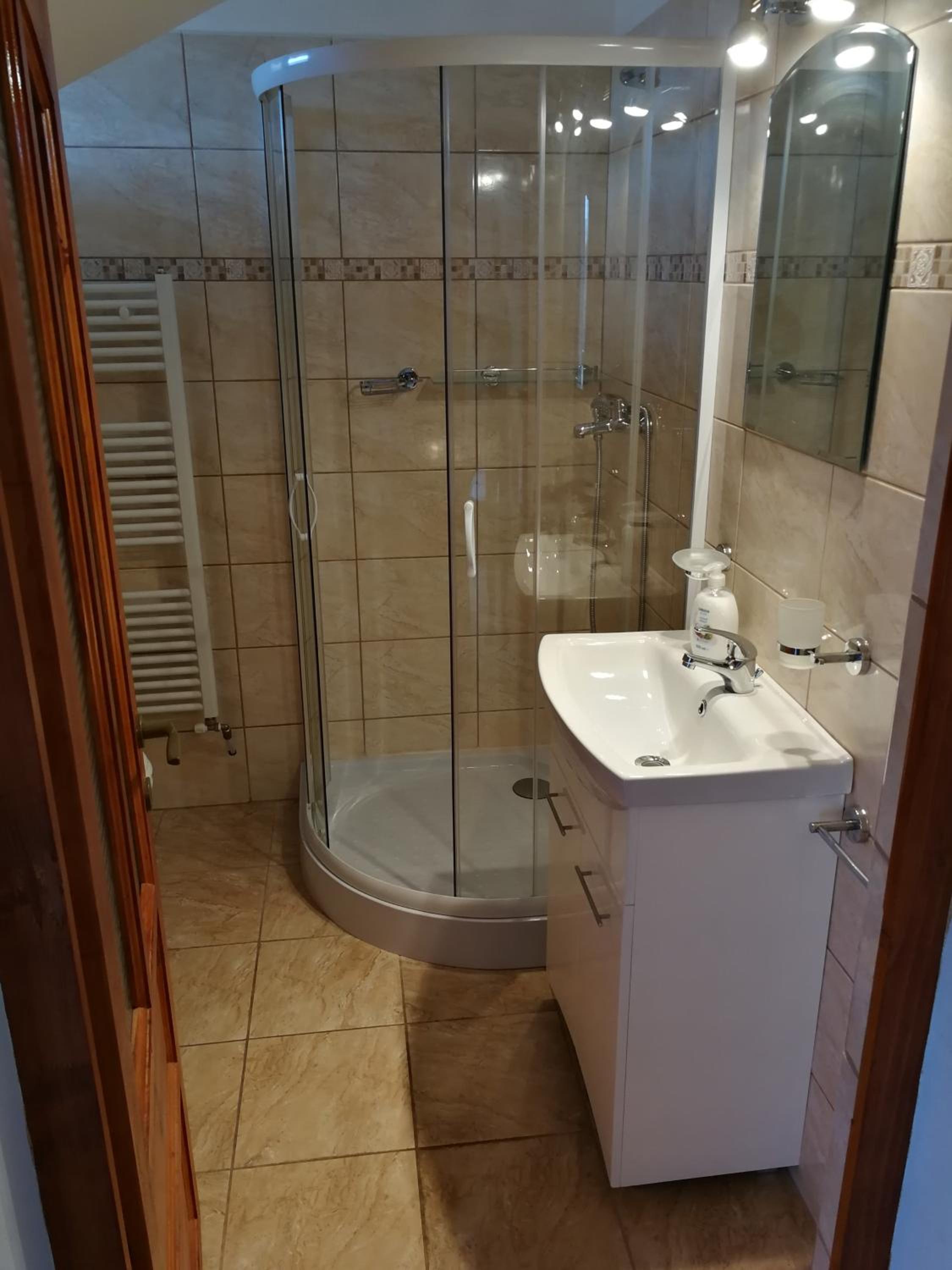 Twin Room with Private Bathroom photo 2