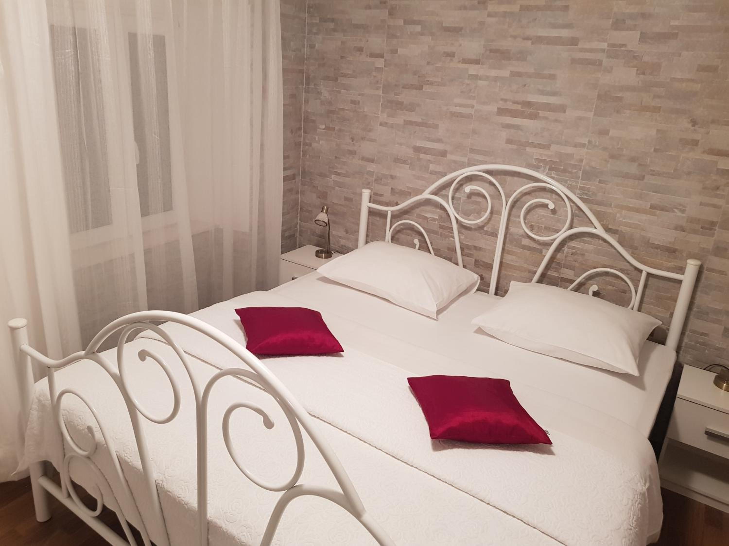 Superior One-Bedroom Apartment