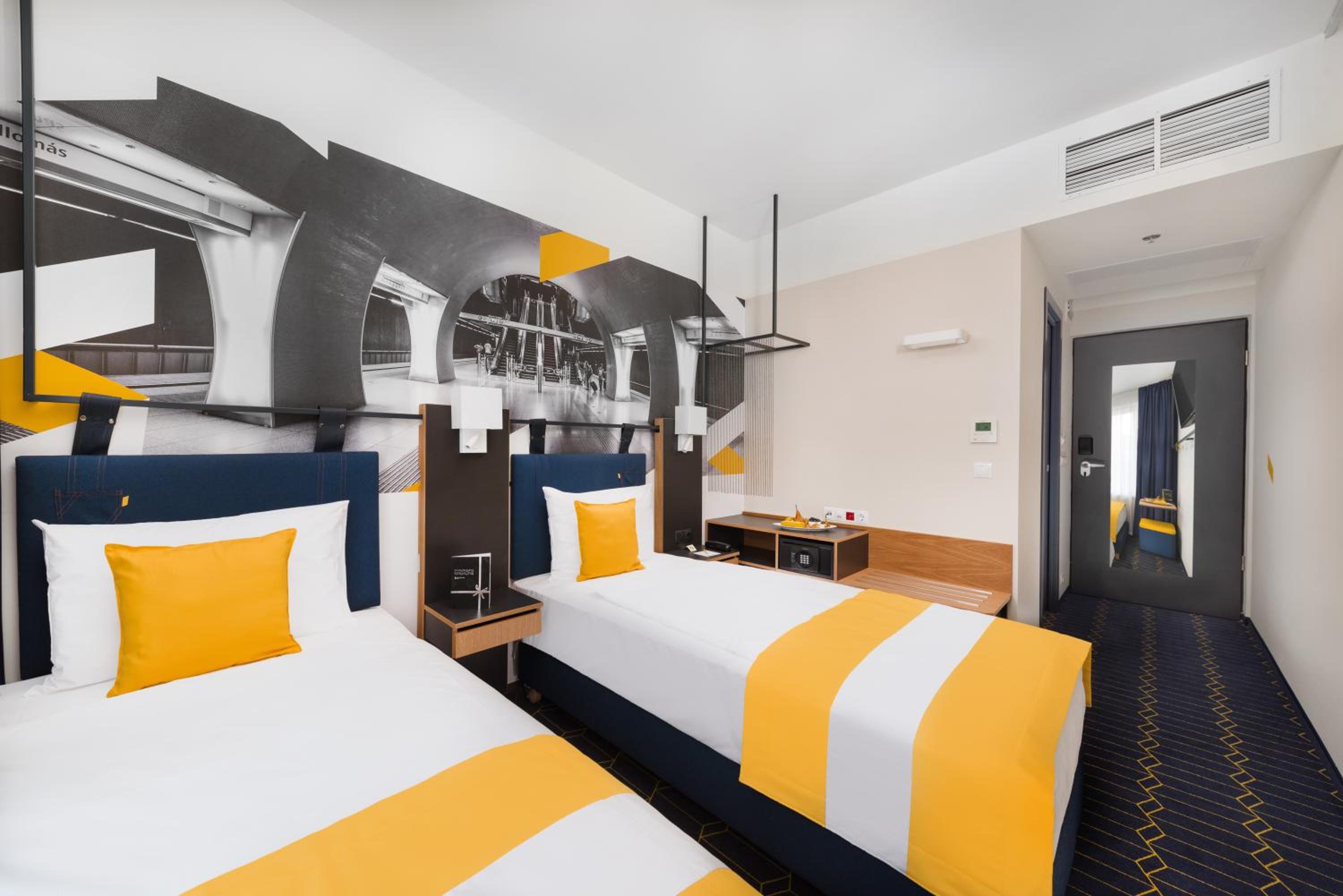 Standard Twin Room
