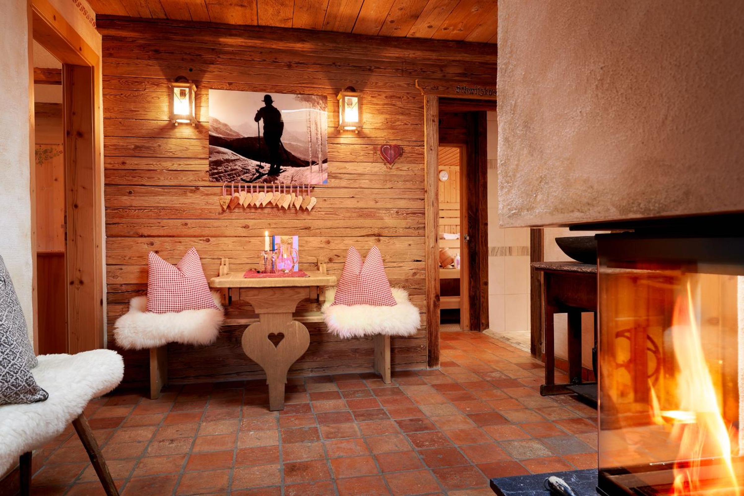 Chalet (4 Adults)